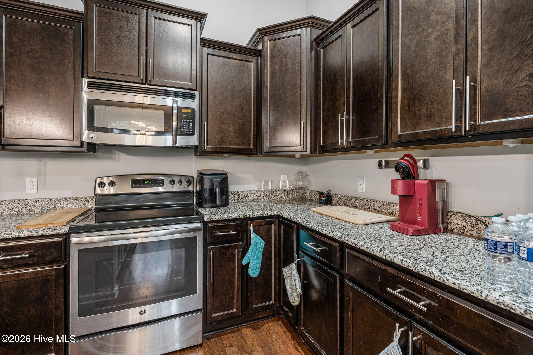 100557369 | Photo 28