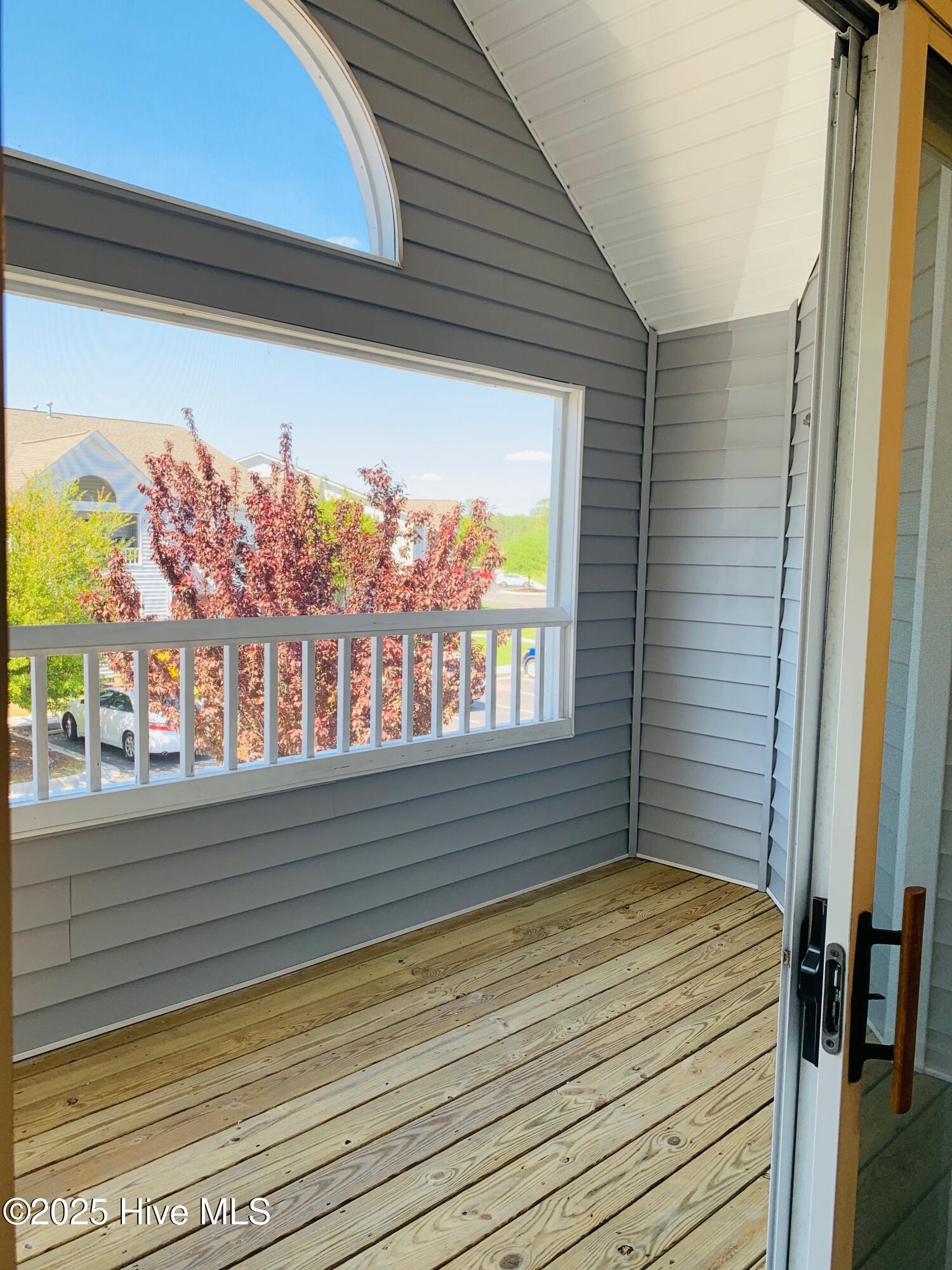 100543533 | Photo 15