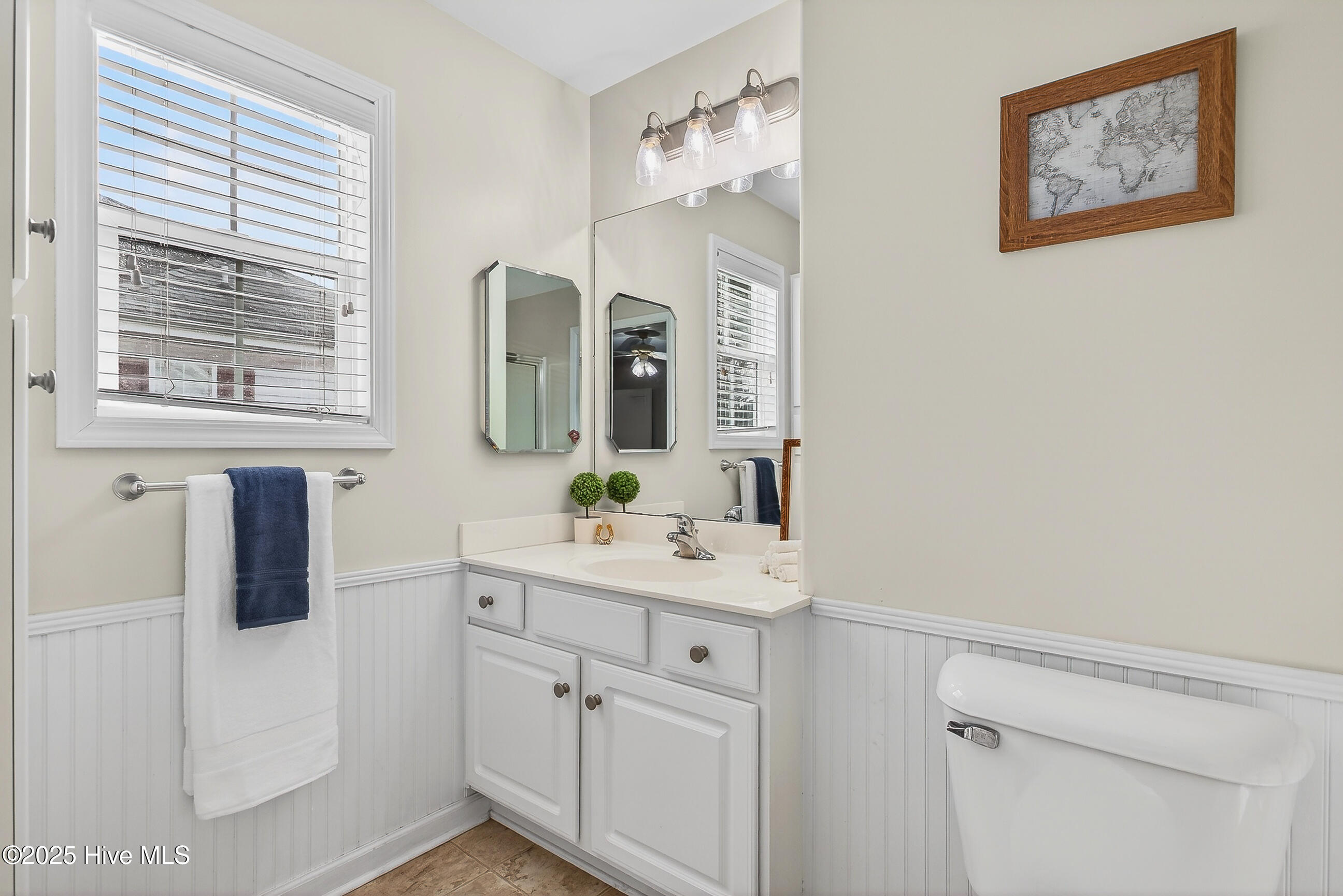 100546010 | Photo 23