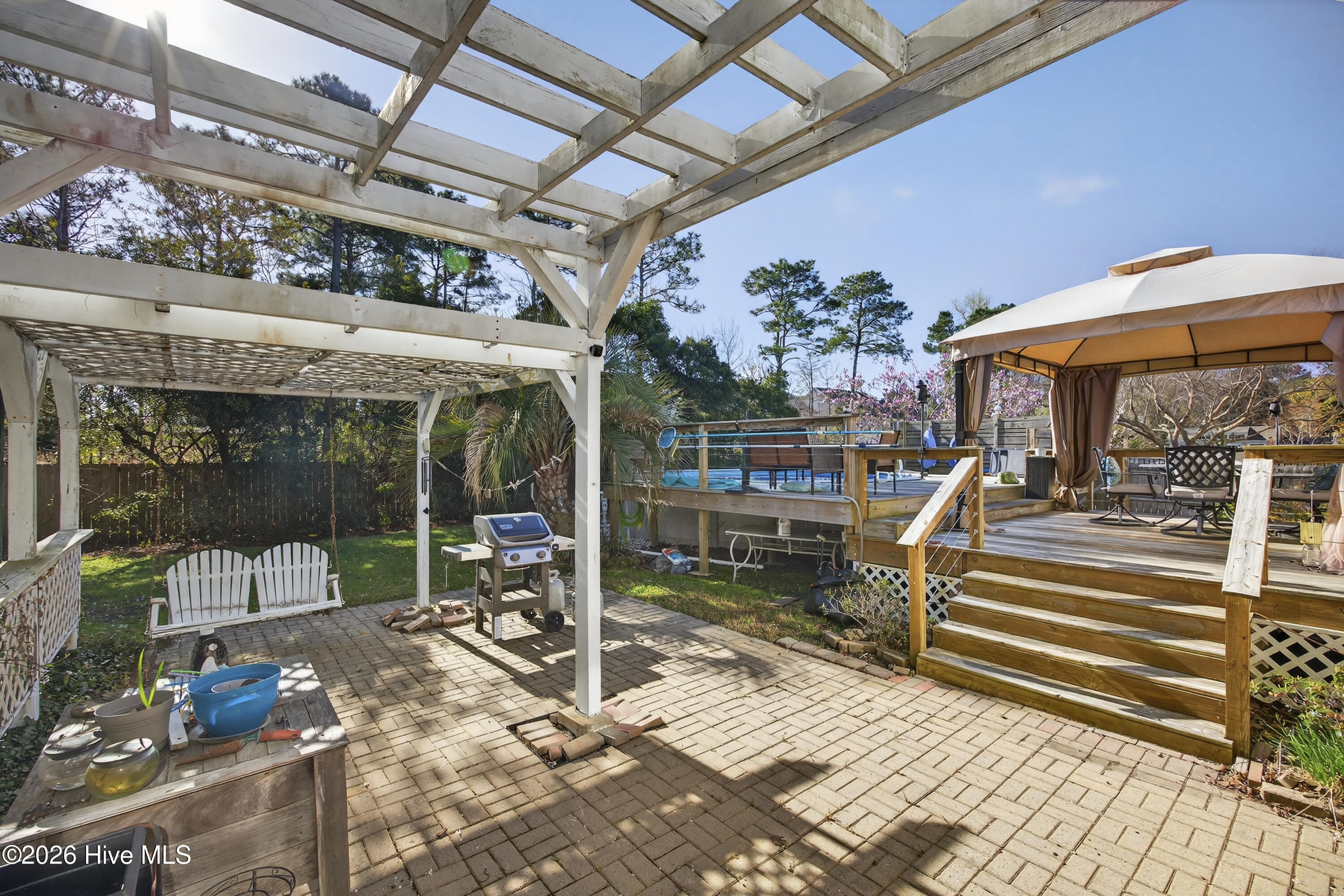 100560276 | Photo 35