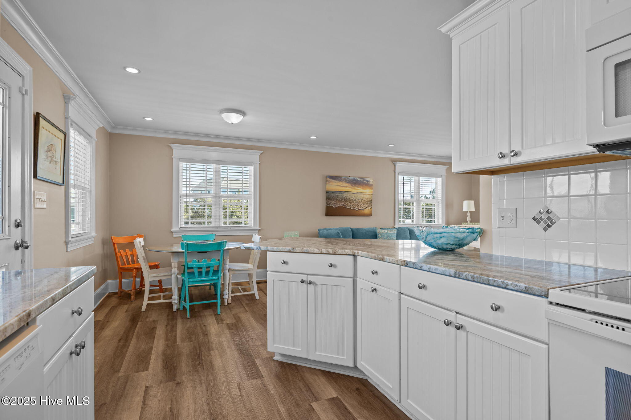 100537842 | Photo 65