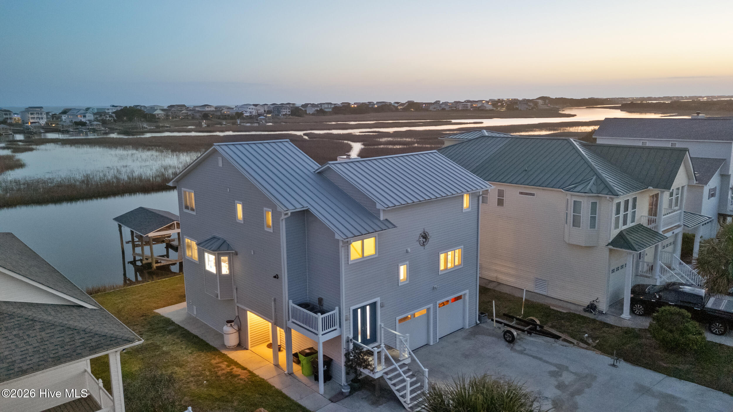 100564811 | Photo 90