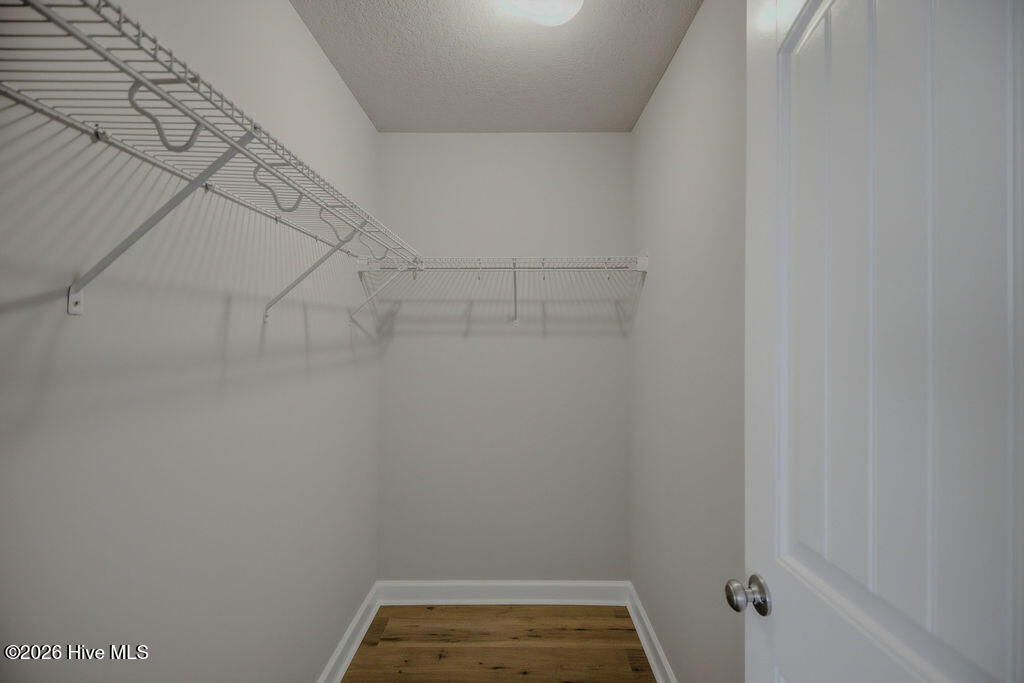 100568501 | Photo 35