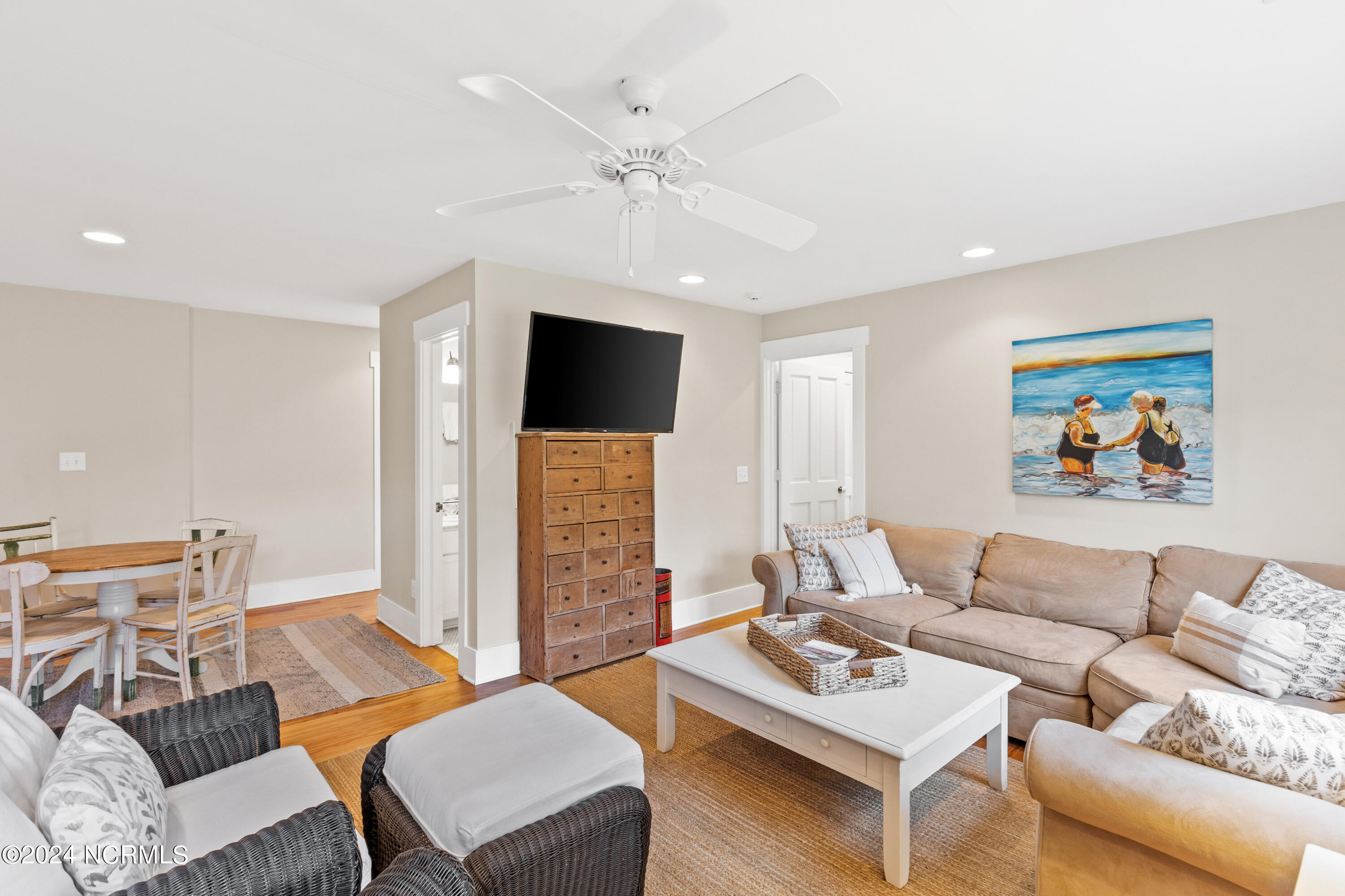 100468514 | Photo 45