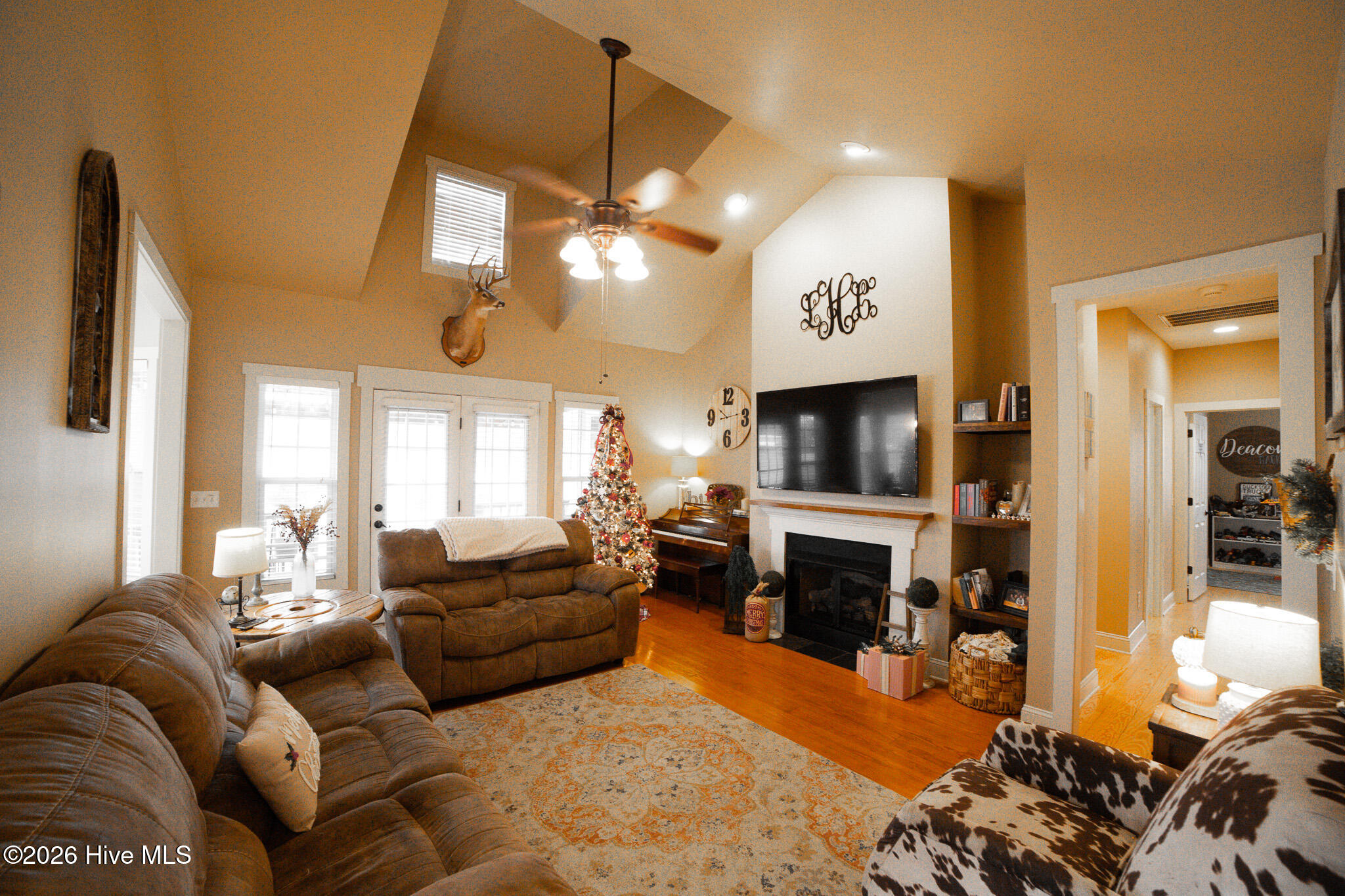 100550519 | Photo 15