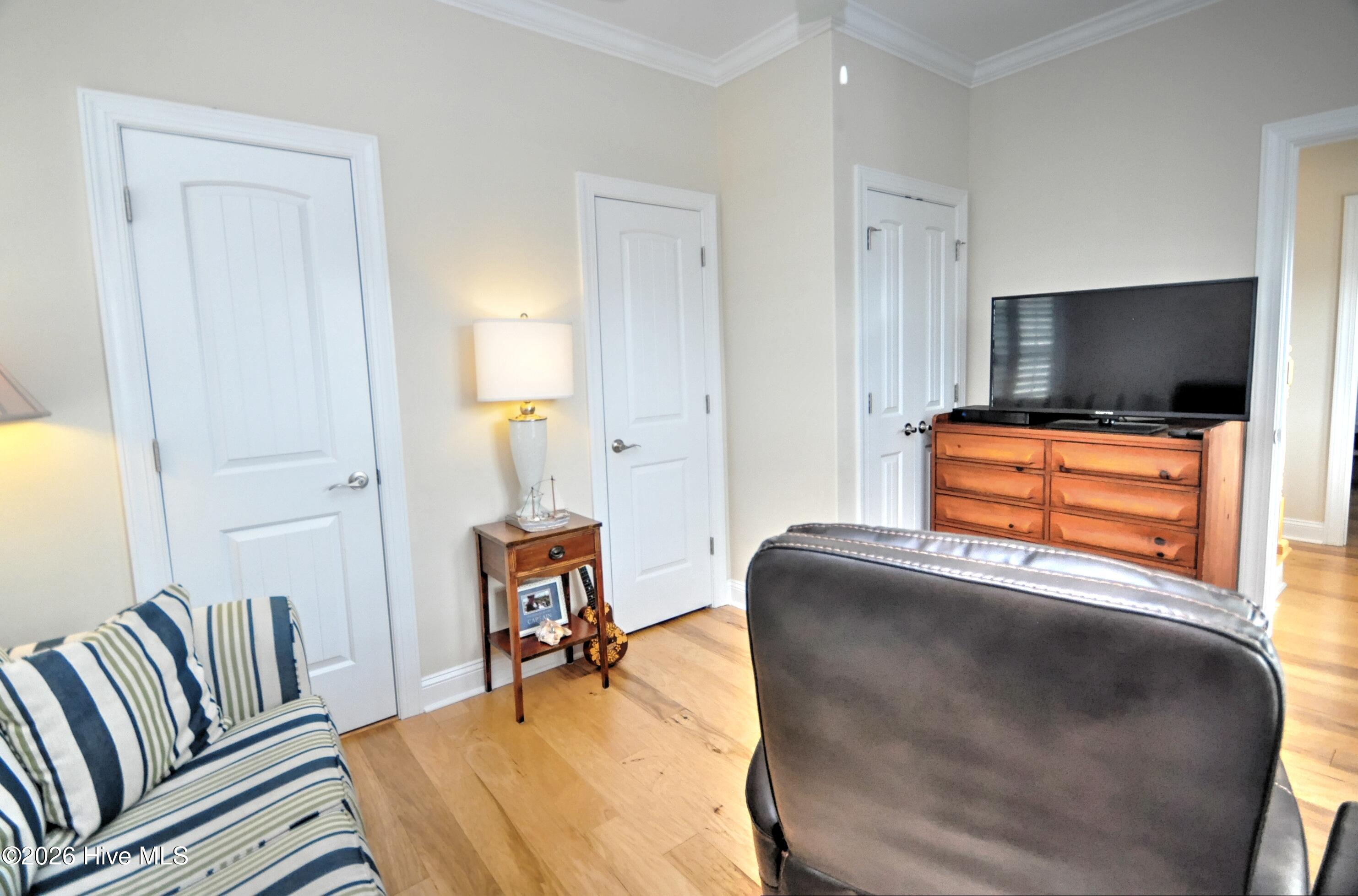 100558783 | Photo 44