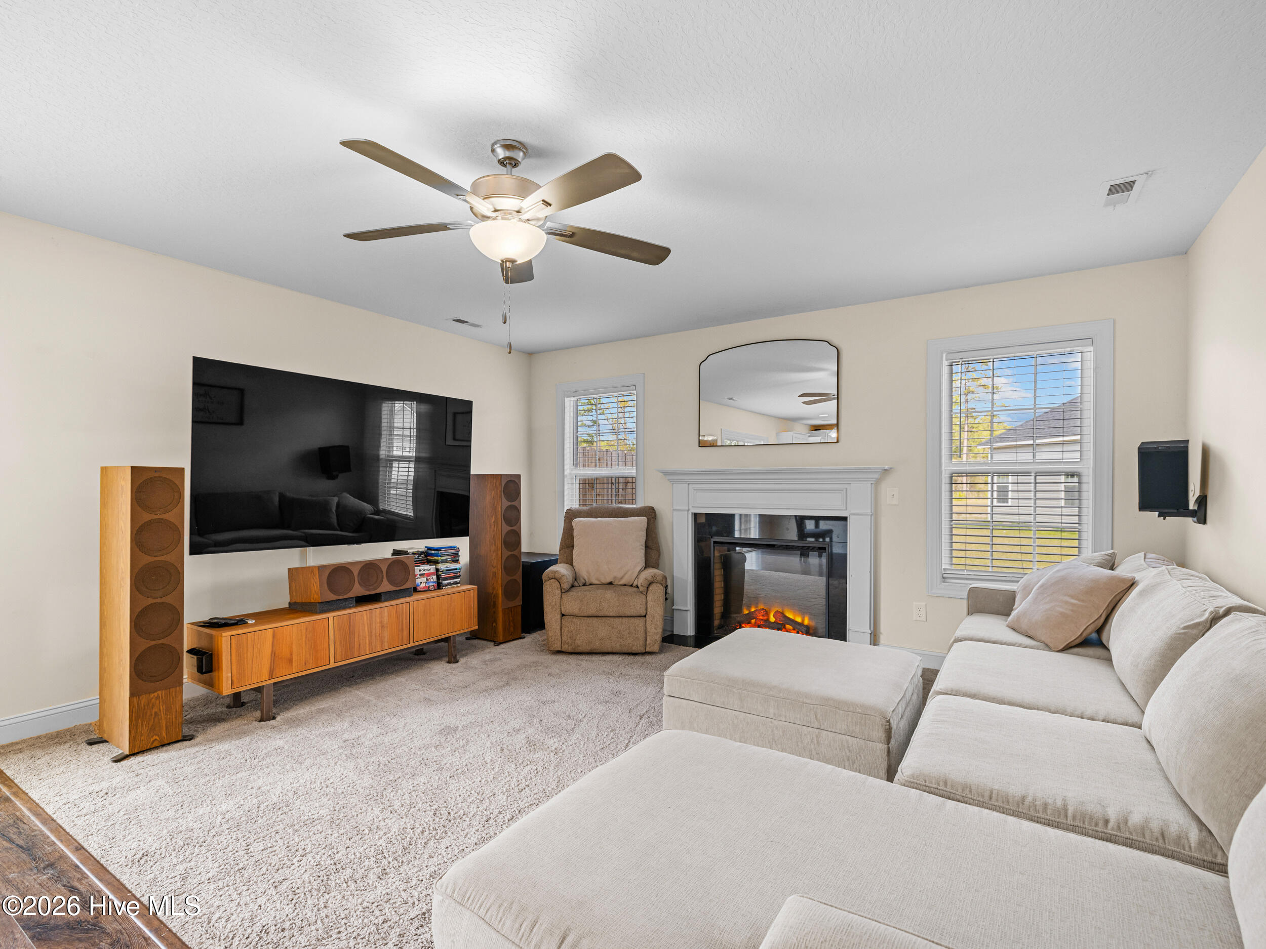 100567423 | Photo 14