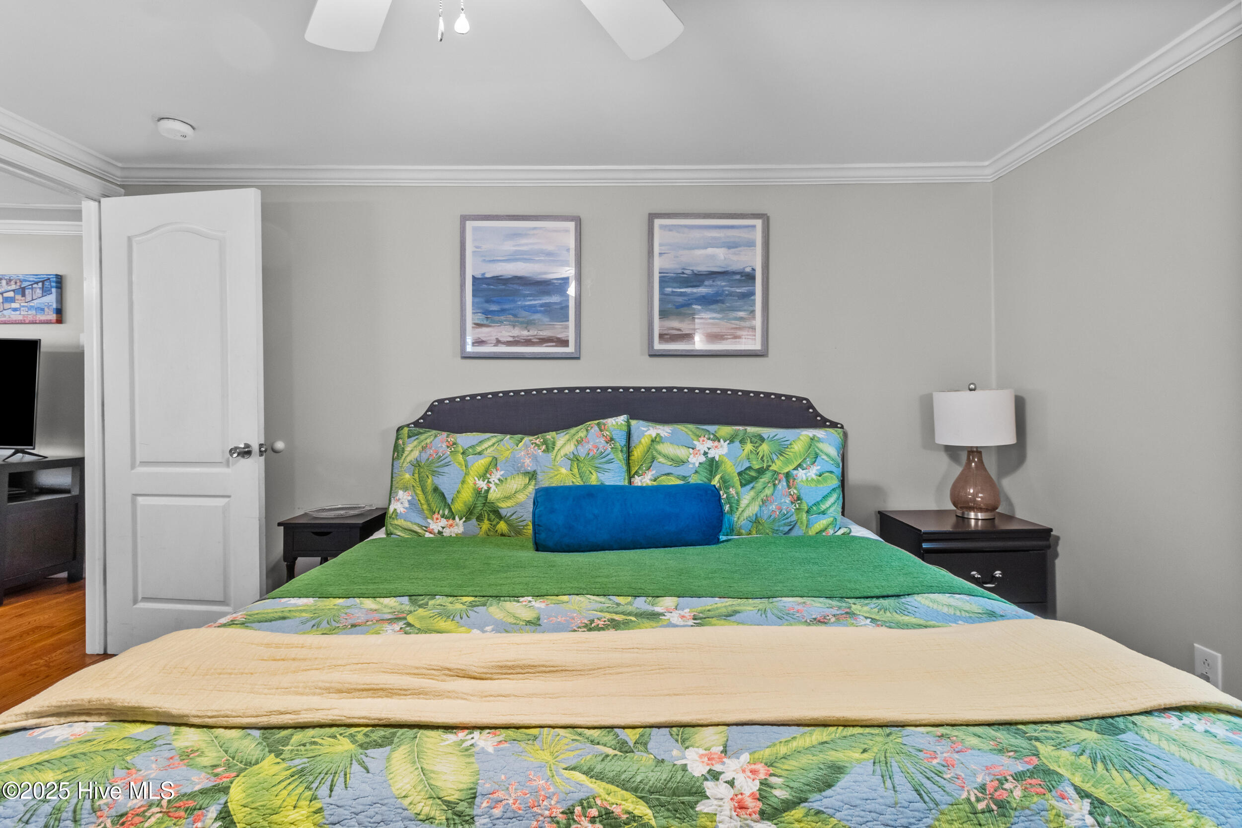 100524845 | Photo 23