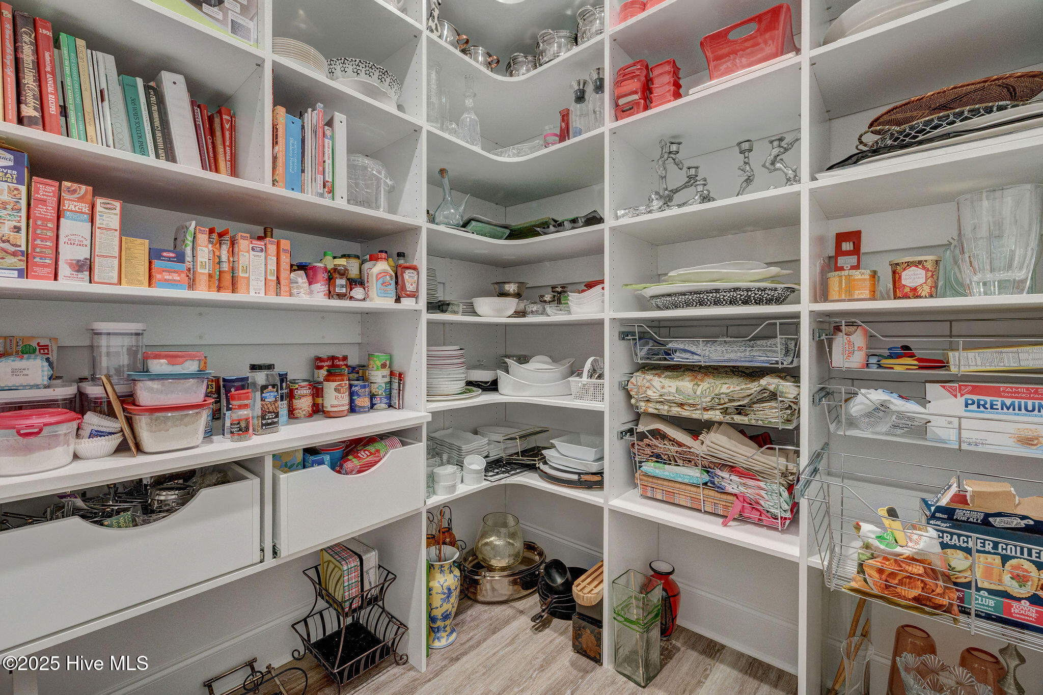 100550746 | Photo 31