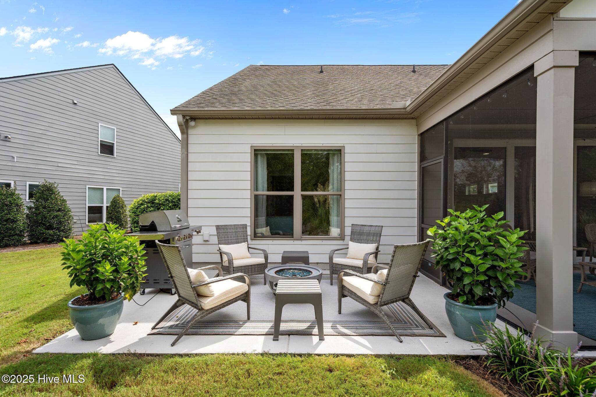 100528063 | Photo 42