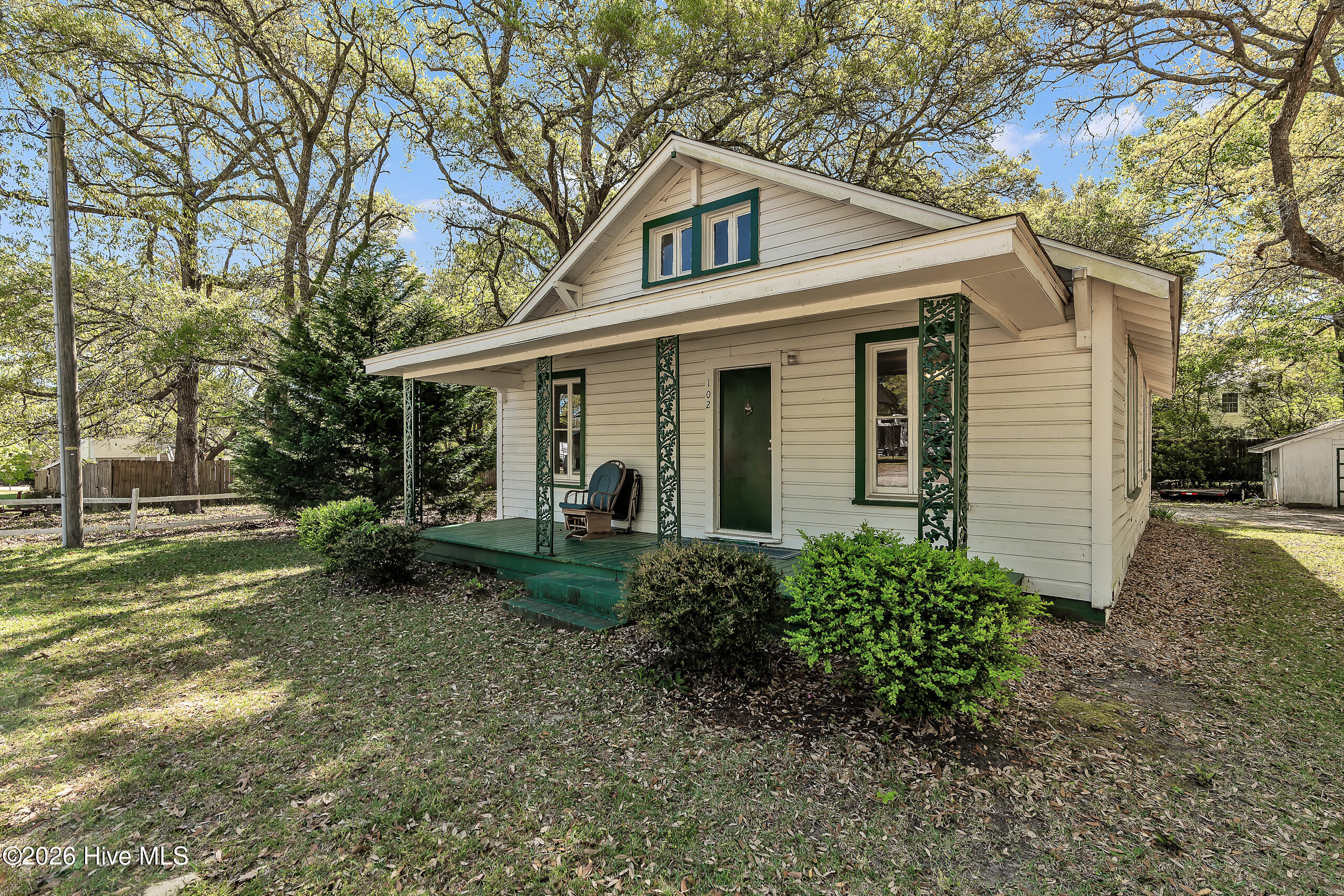 100567144 | Photo 42