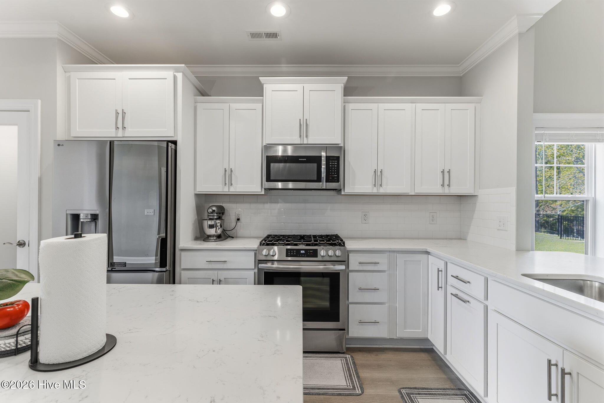 100567561 | Photo 22