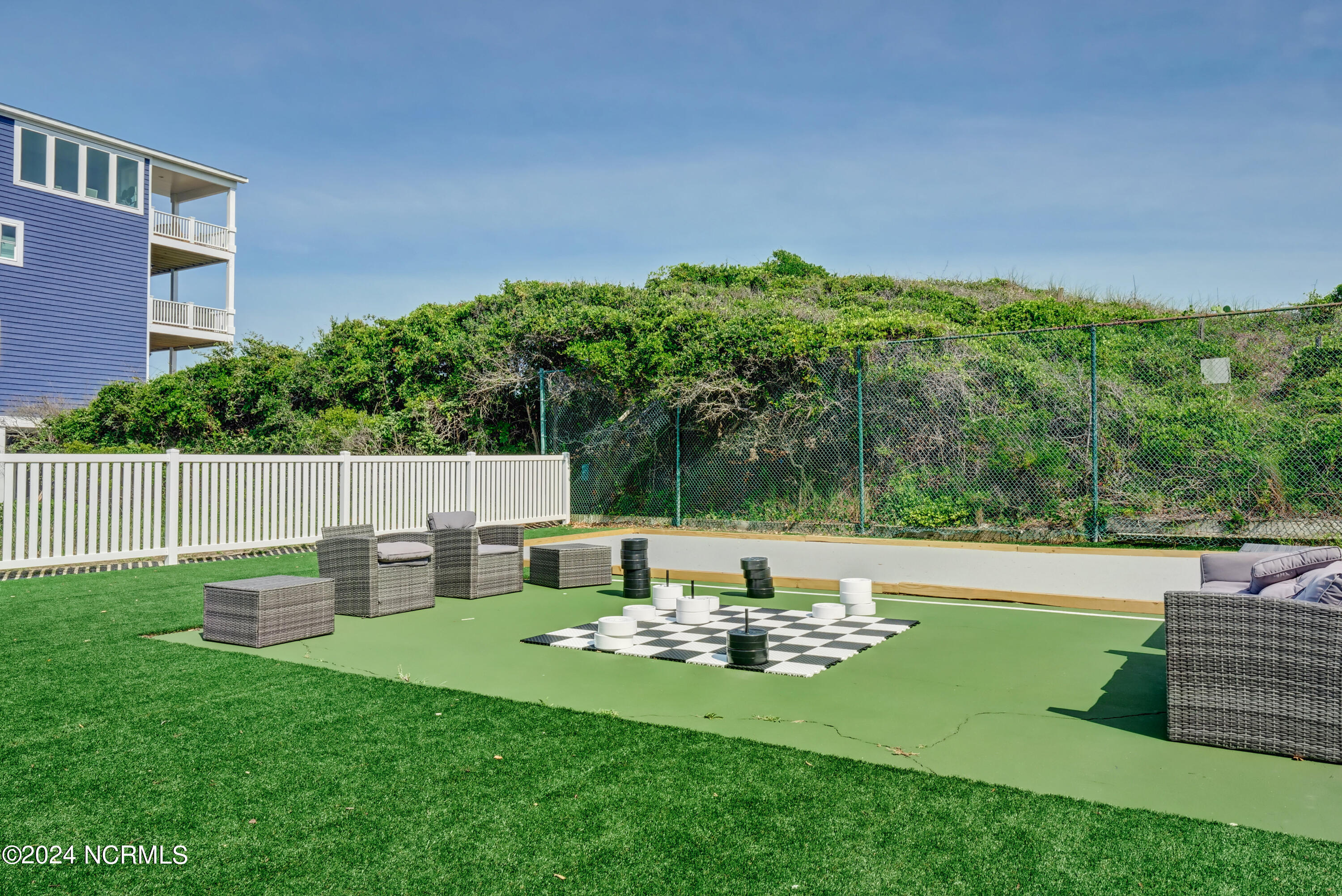 100456088 | Photo 35