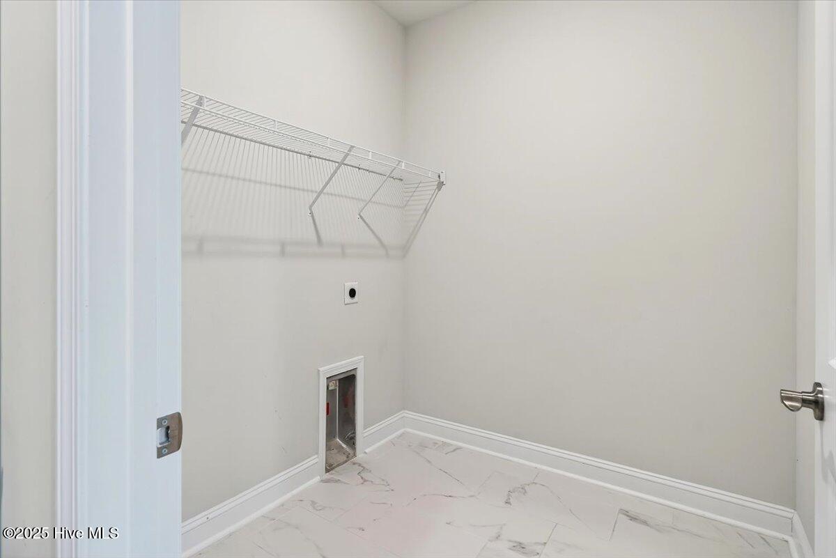 100532421 | Photo 41