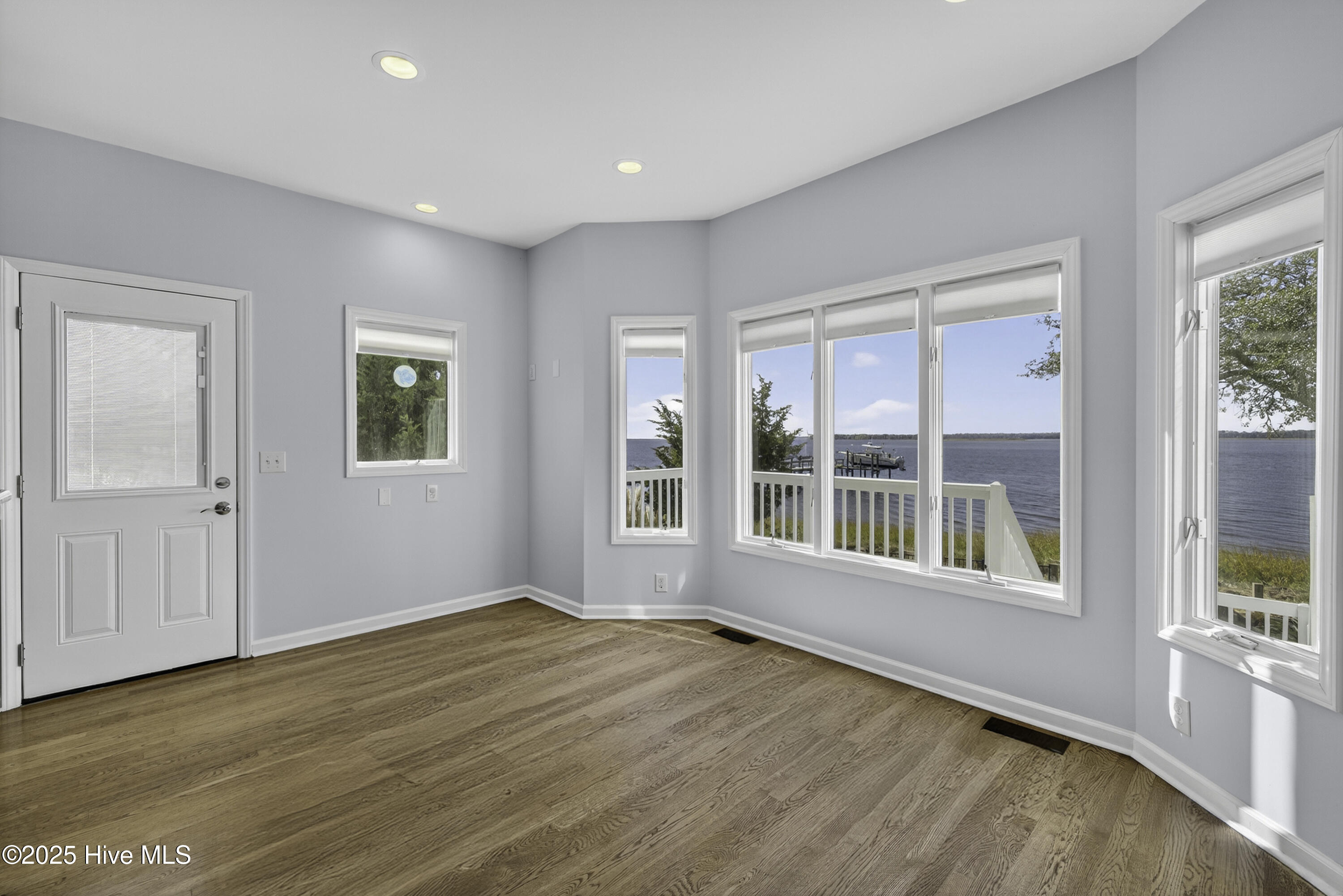 100539038 | Photo 36