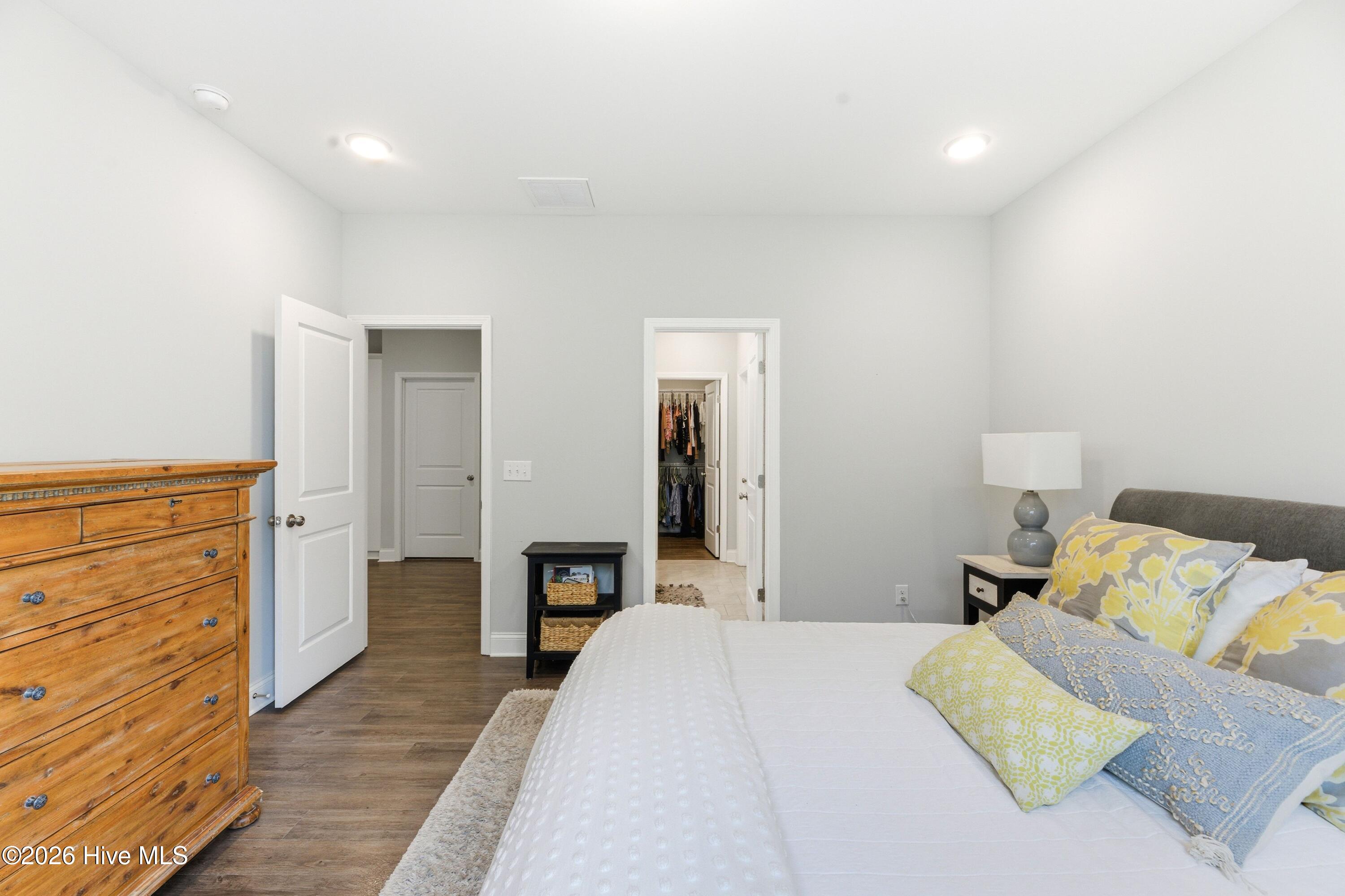 100564137 | Photo 15