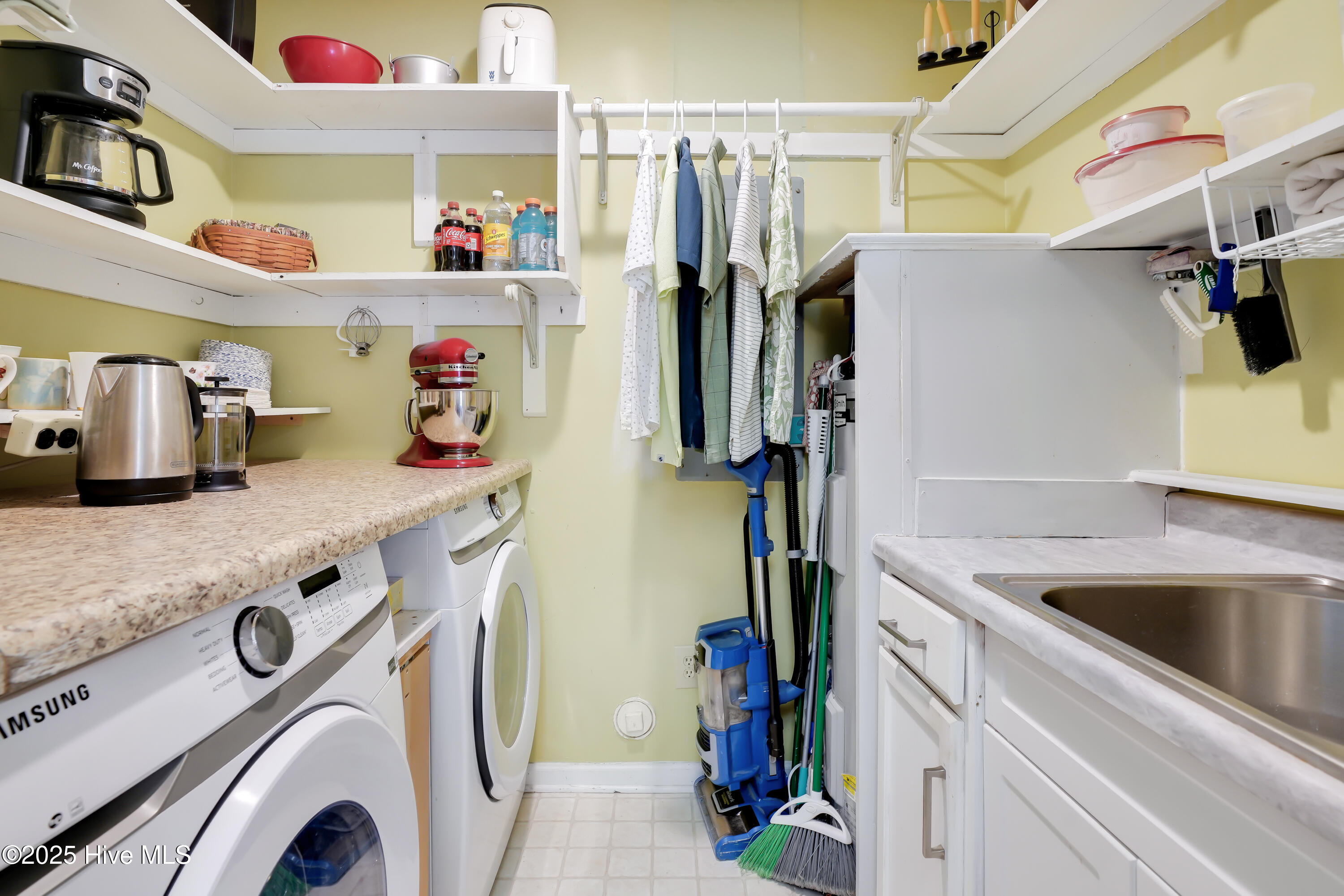 100530098 | Photo 12