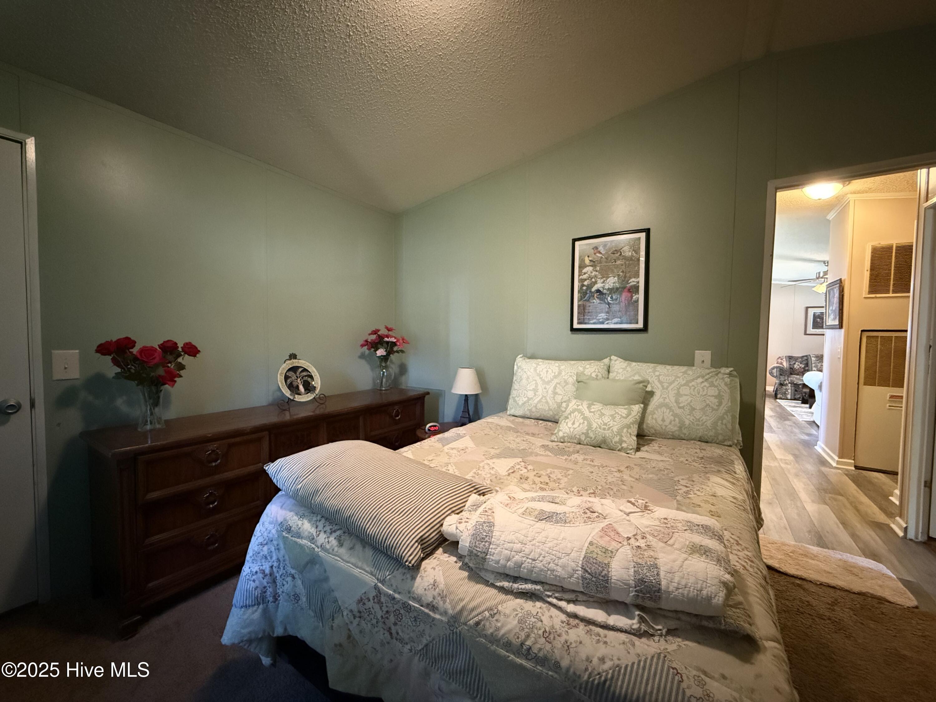 100502105 | Photo 47