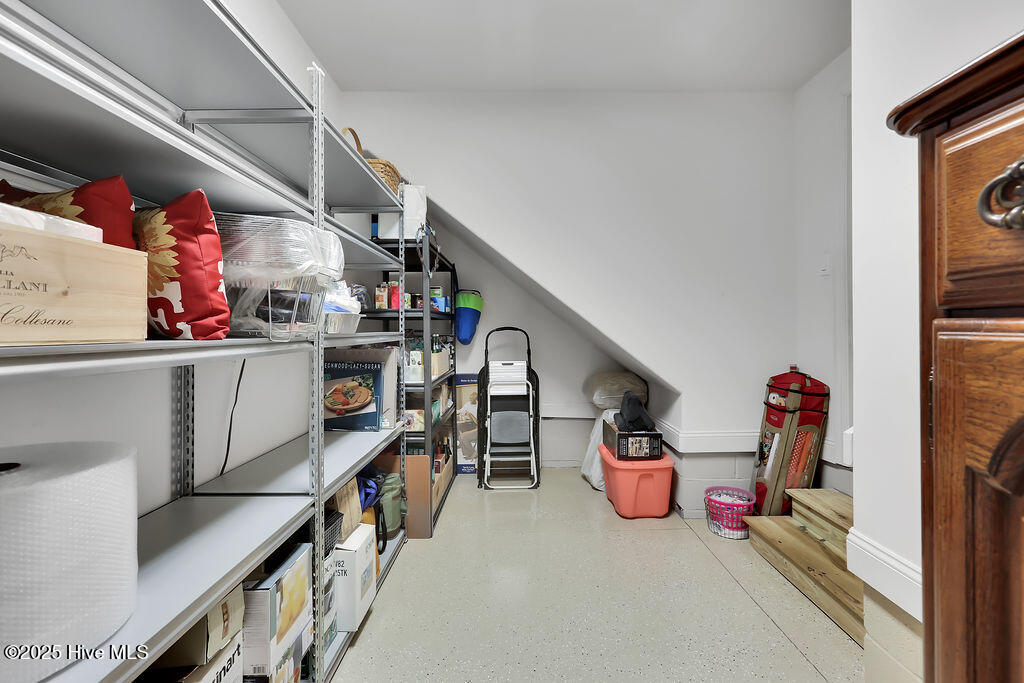 100545215 | Photo 32