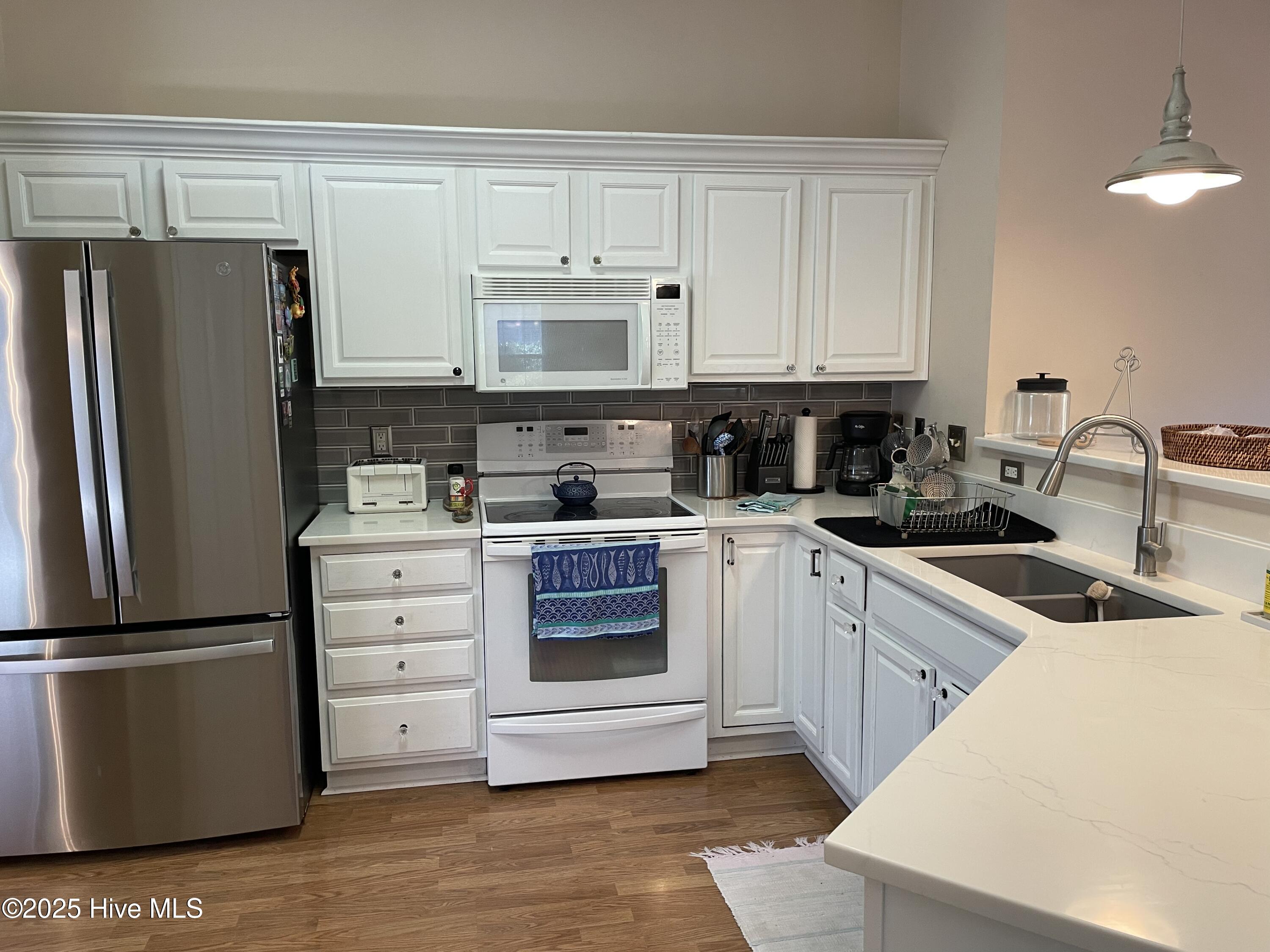 100536216 | Photo 12