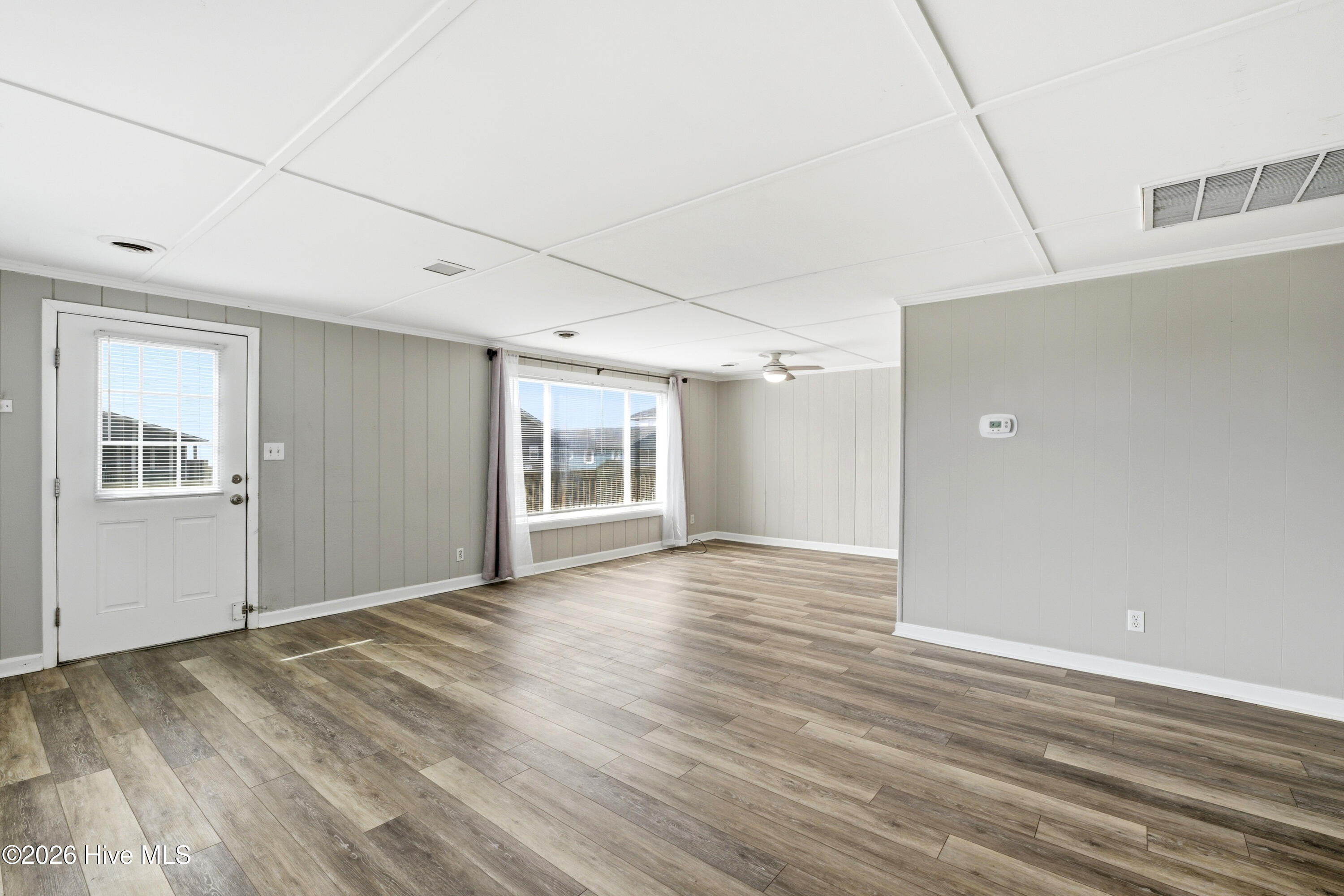 100557870 | Photo 20