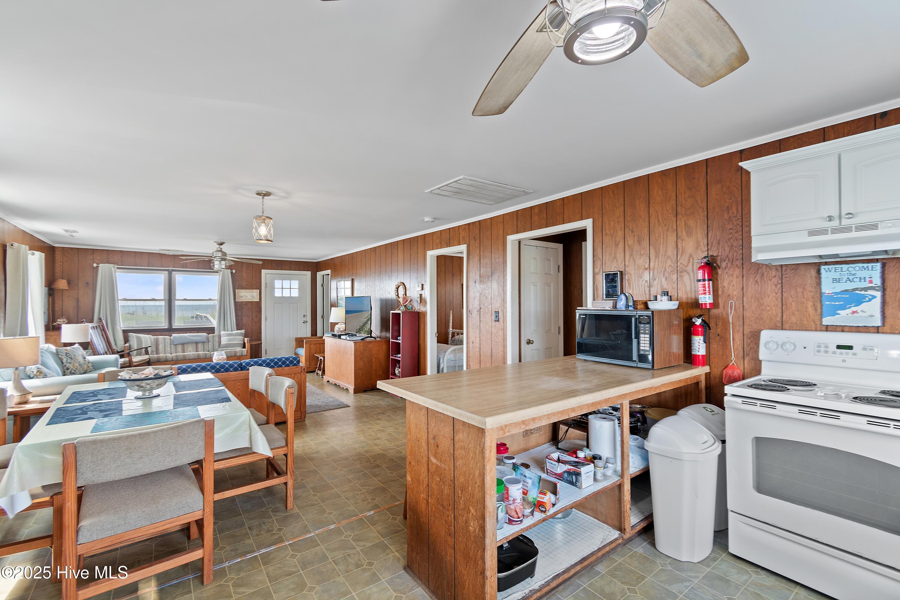 100529759 | Photo 17