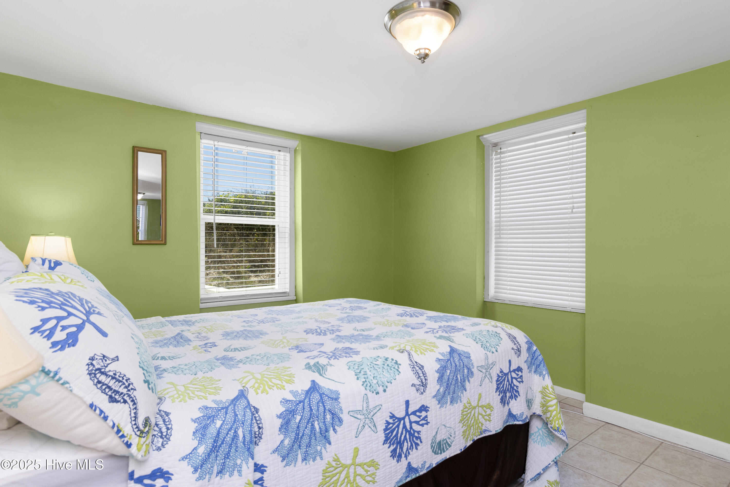 100523829 | Photo 26