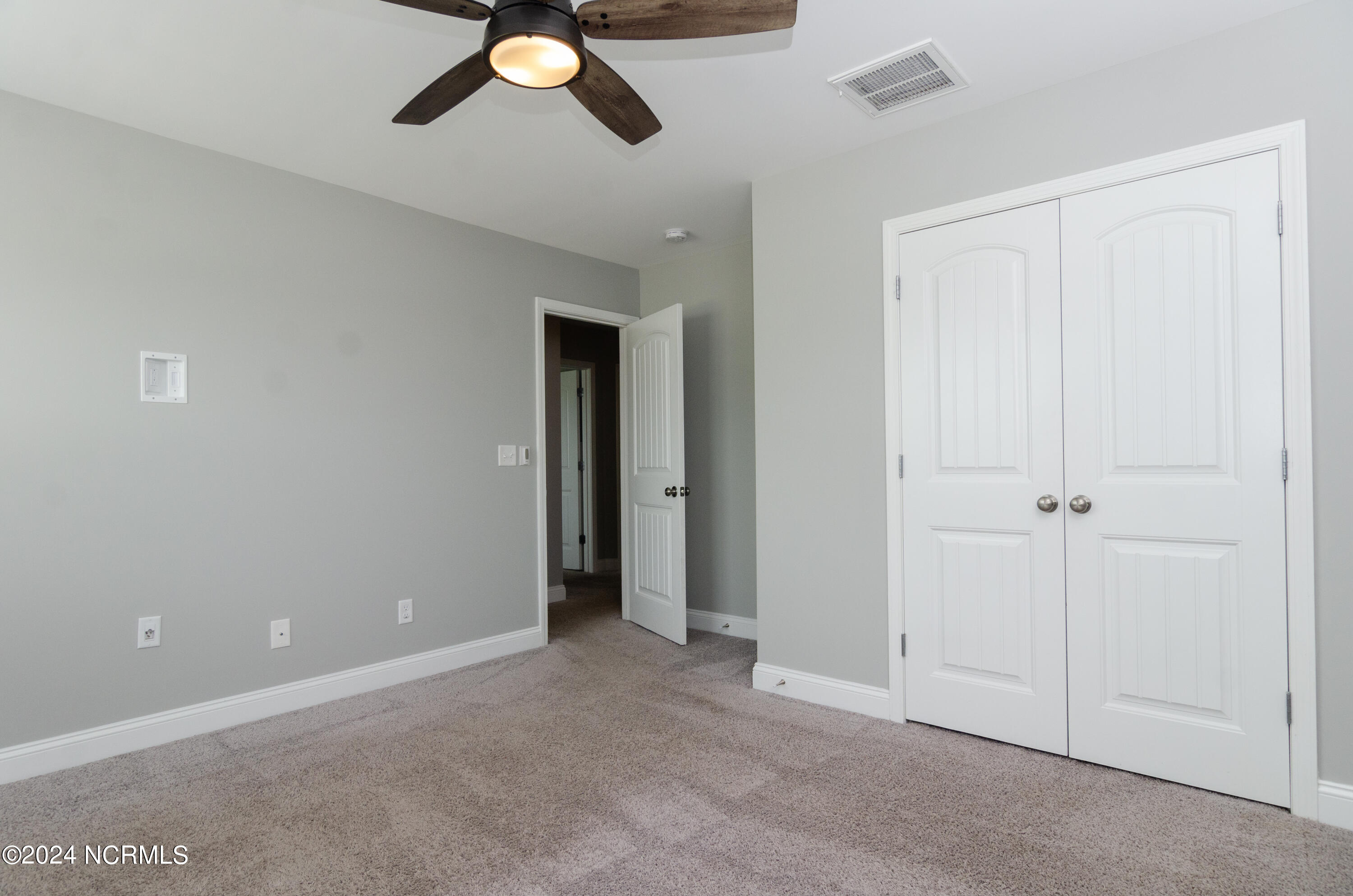 100547679 | Photo 24