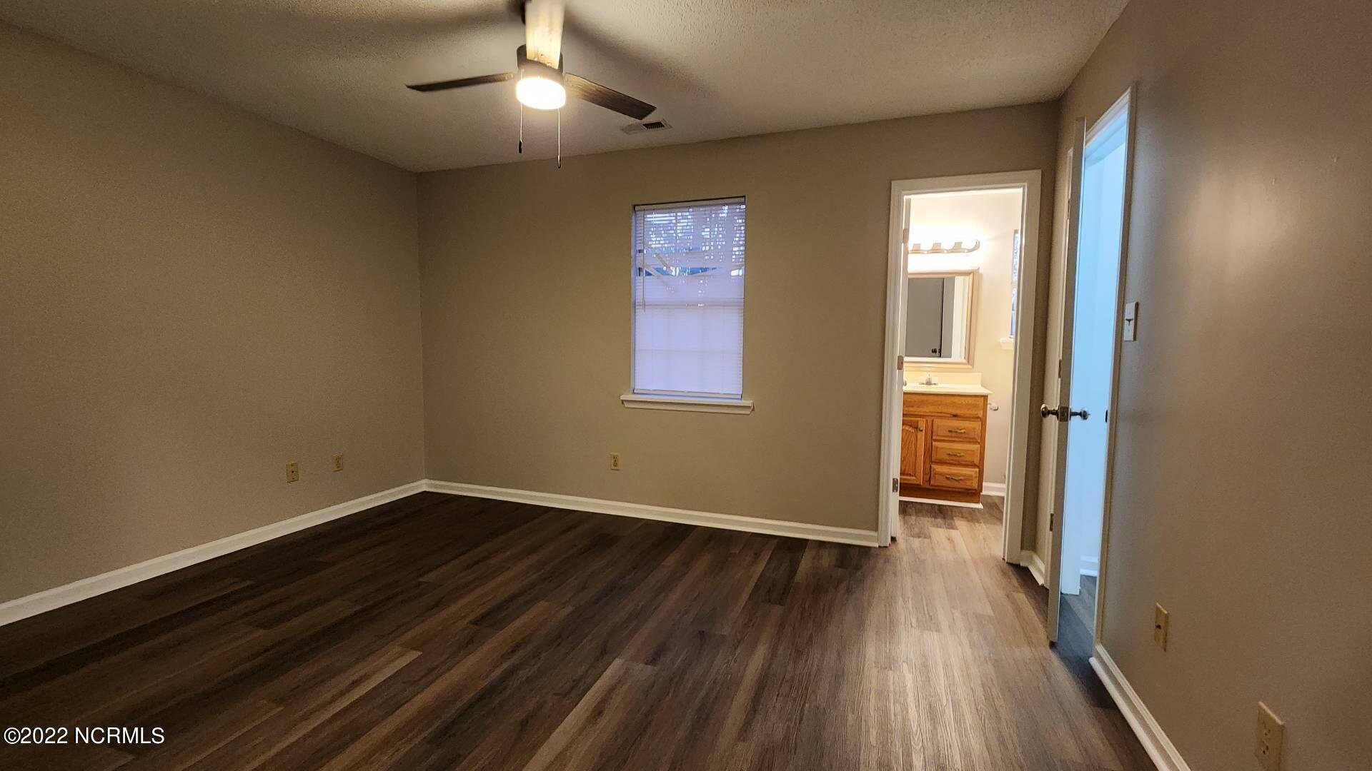 100547635 | Photo 15