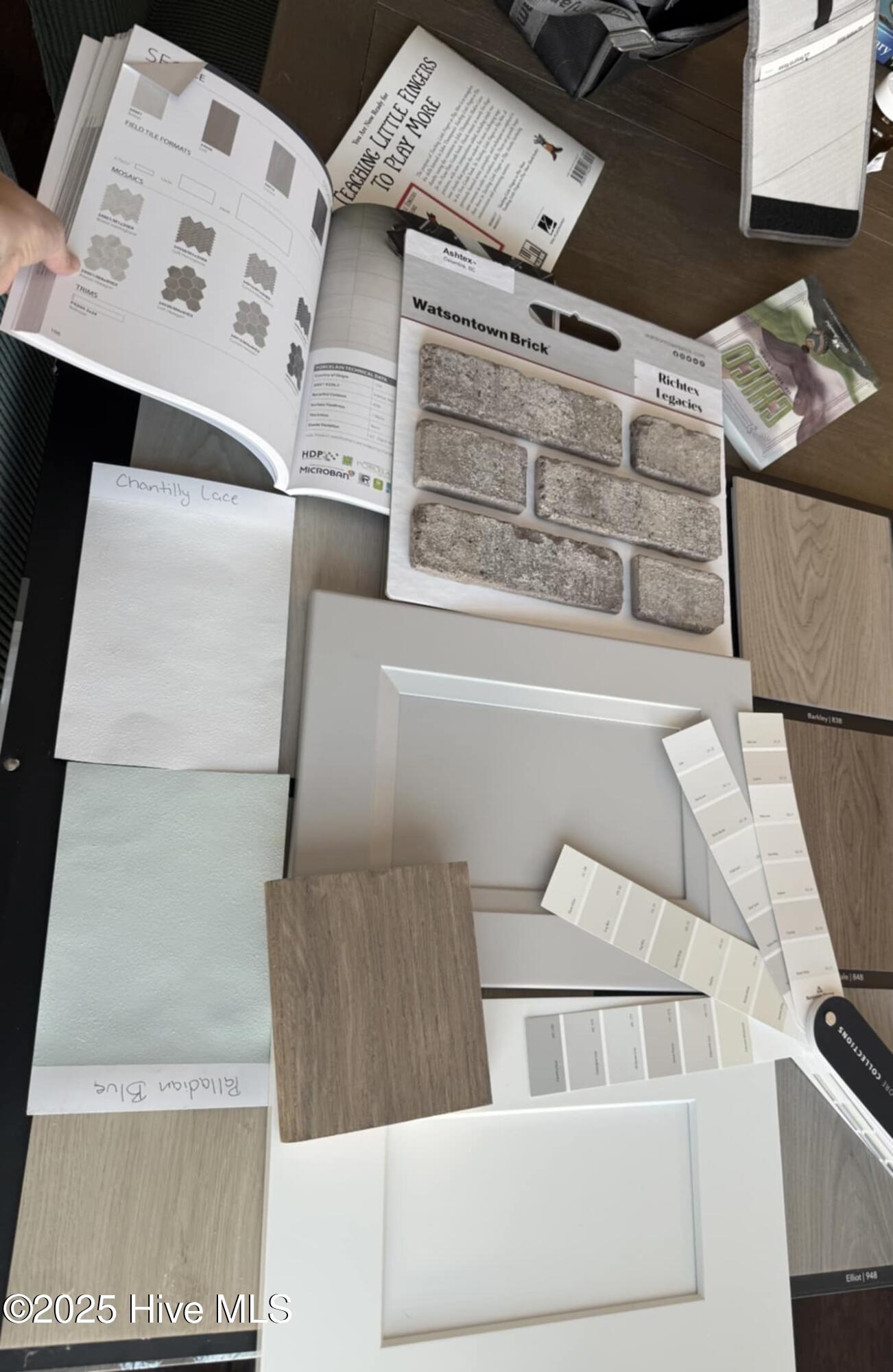 Color palette and cabinetry