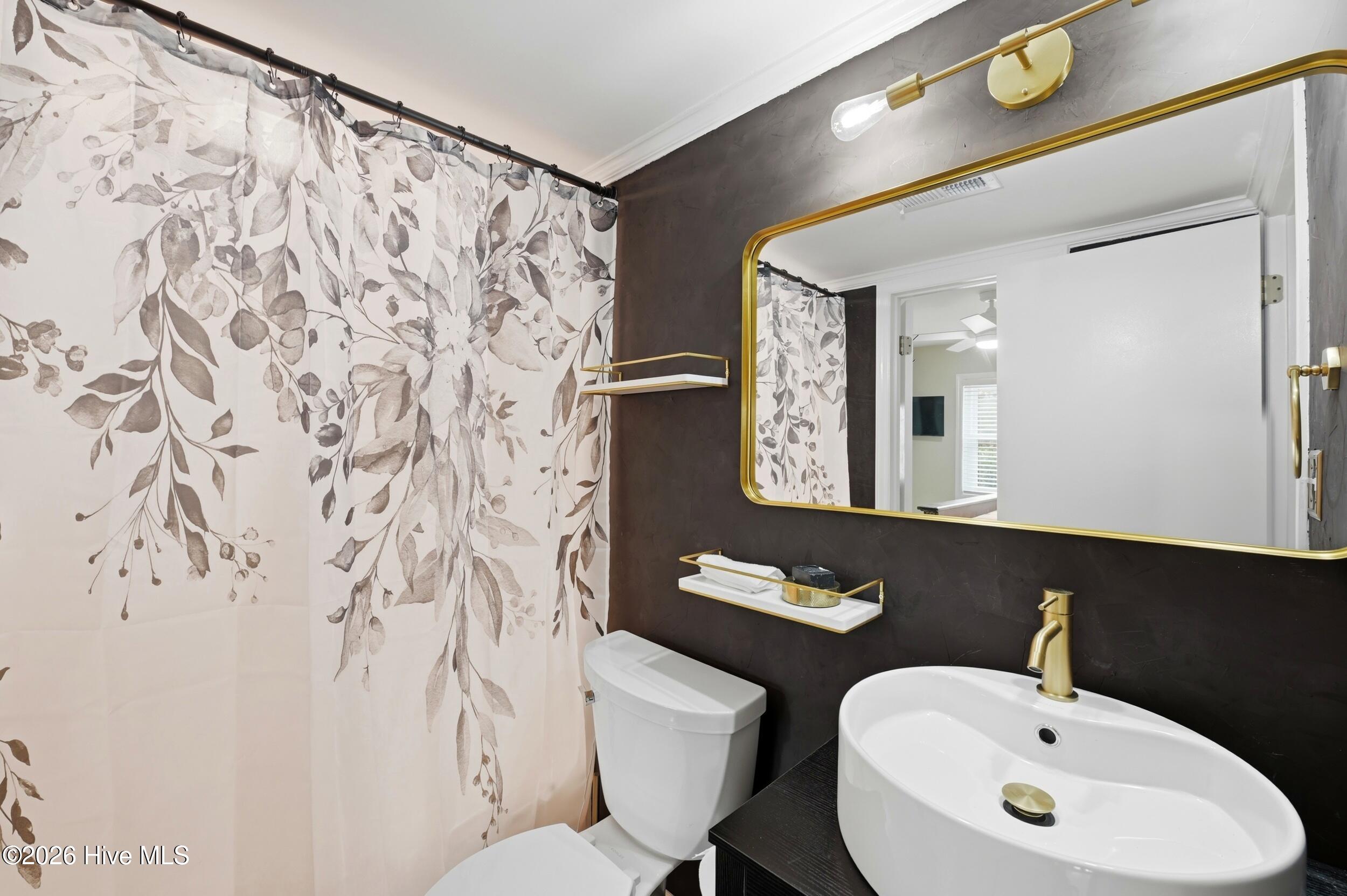 100557756 | Photo 13