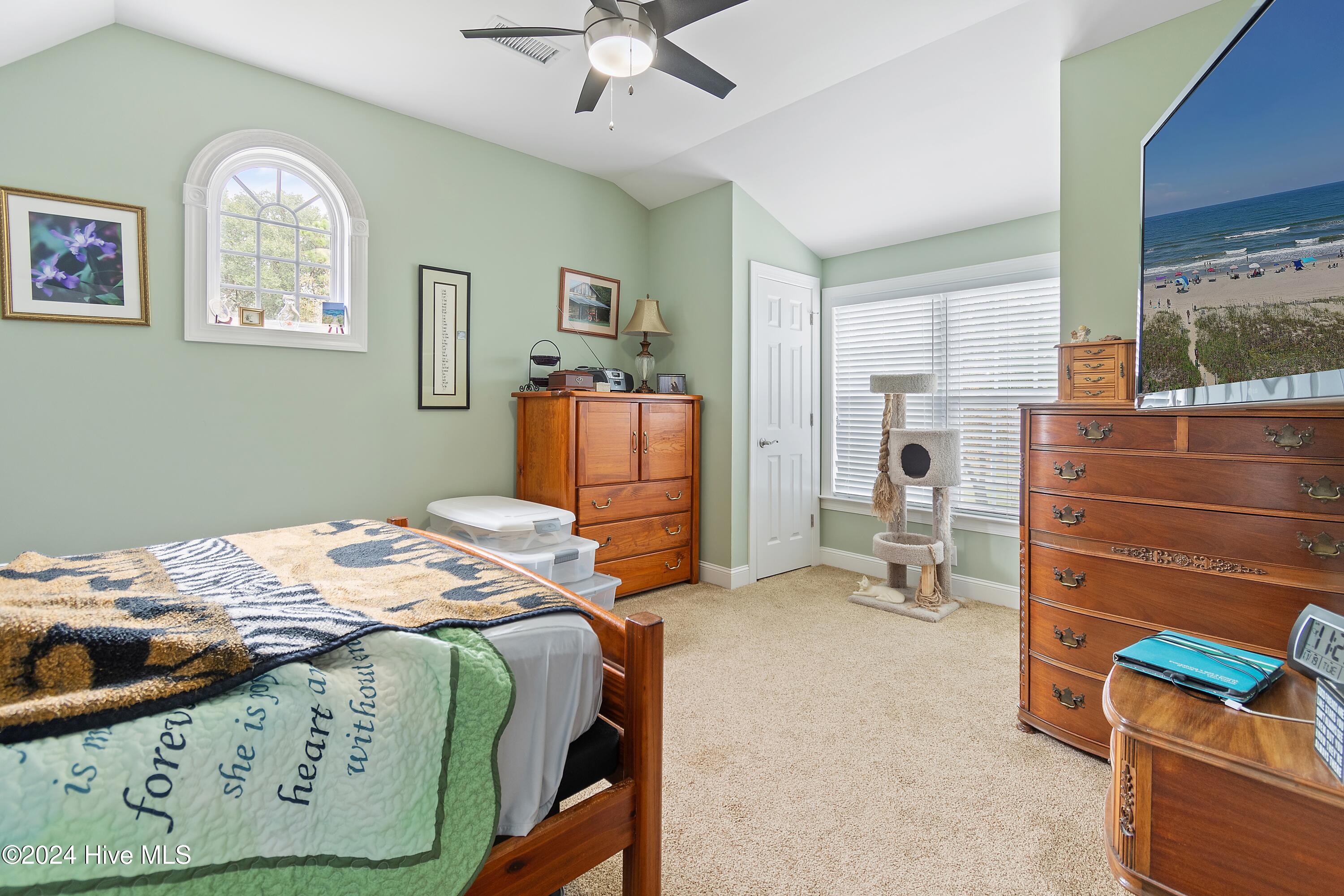 100554378 | Photo 49