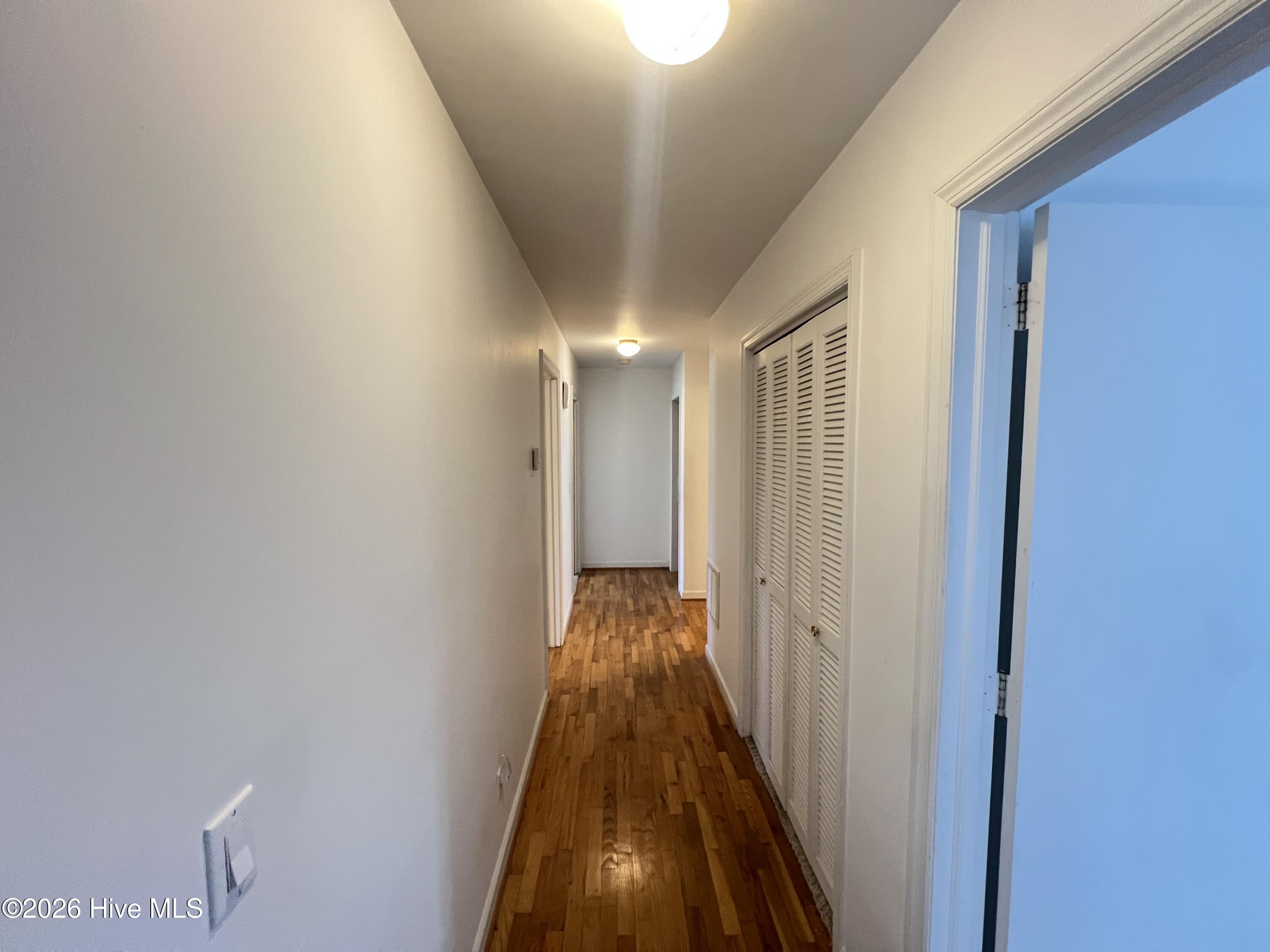 100562608 | Photo 10