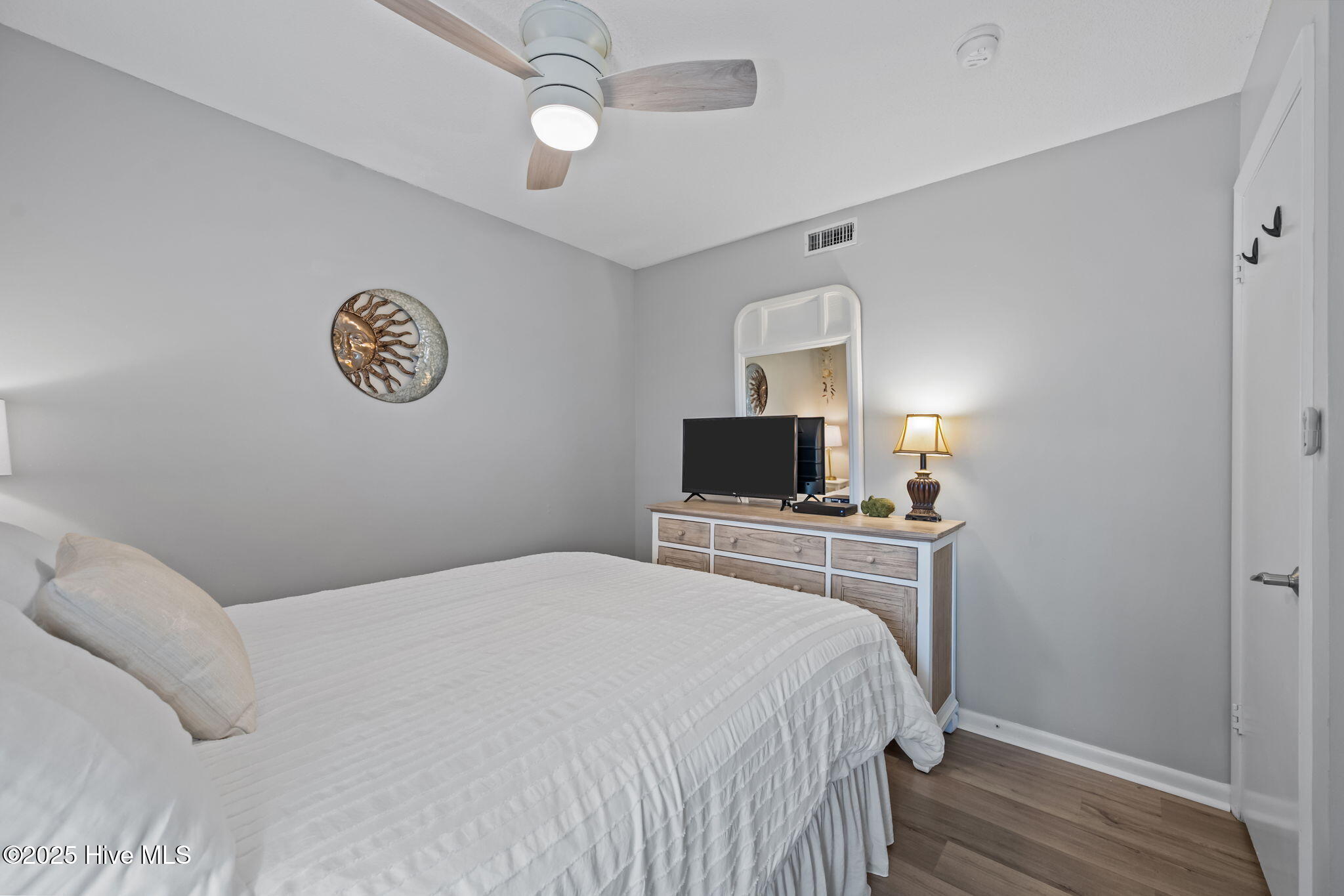 100537273 | Photo 26