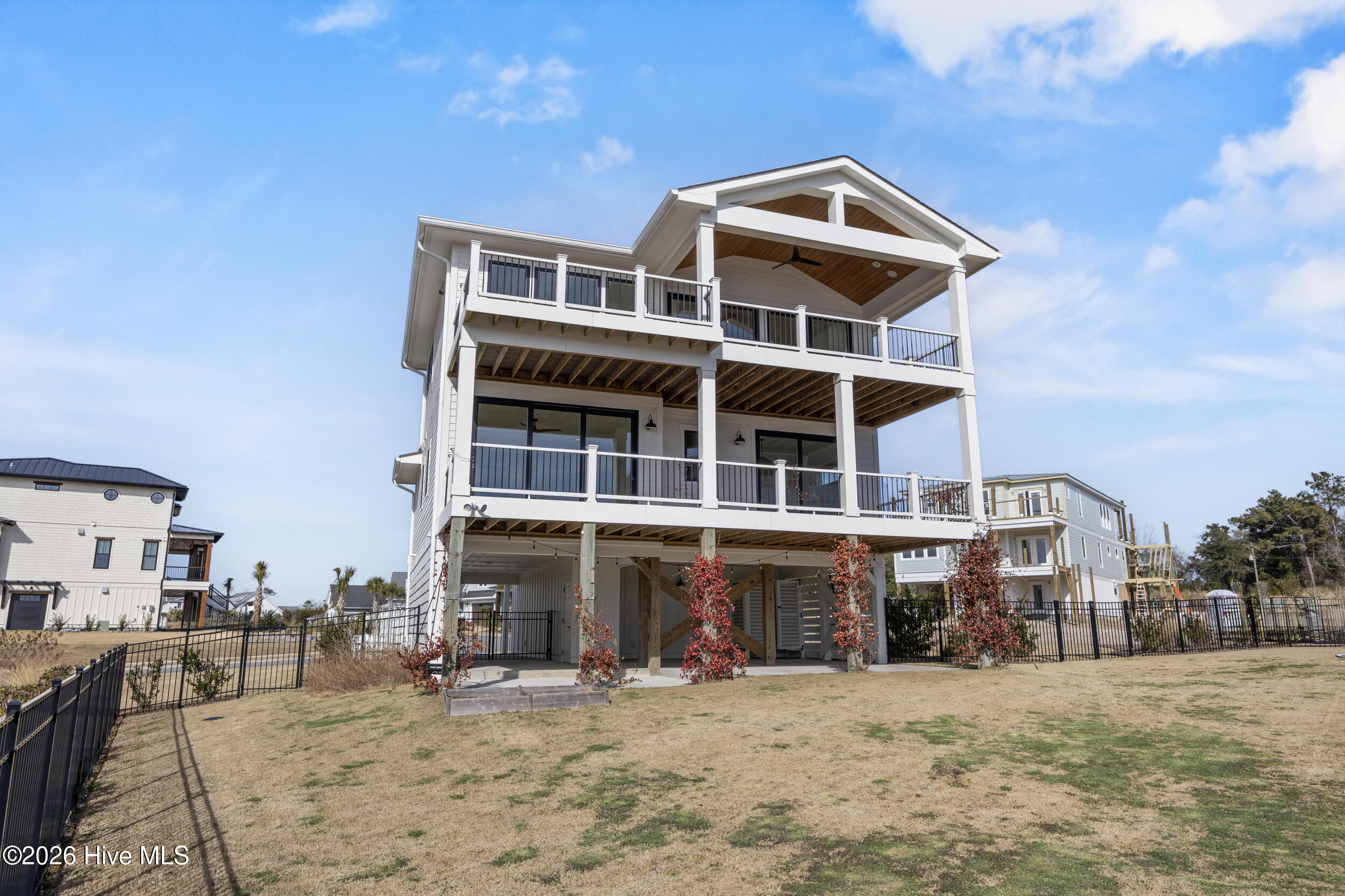 100551268 | Photo 62