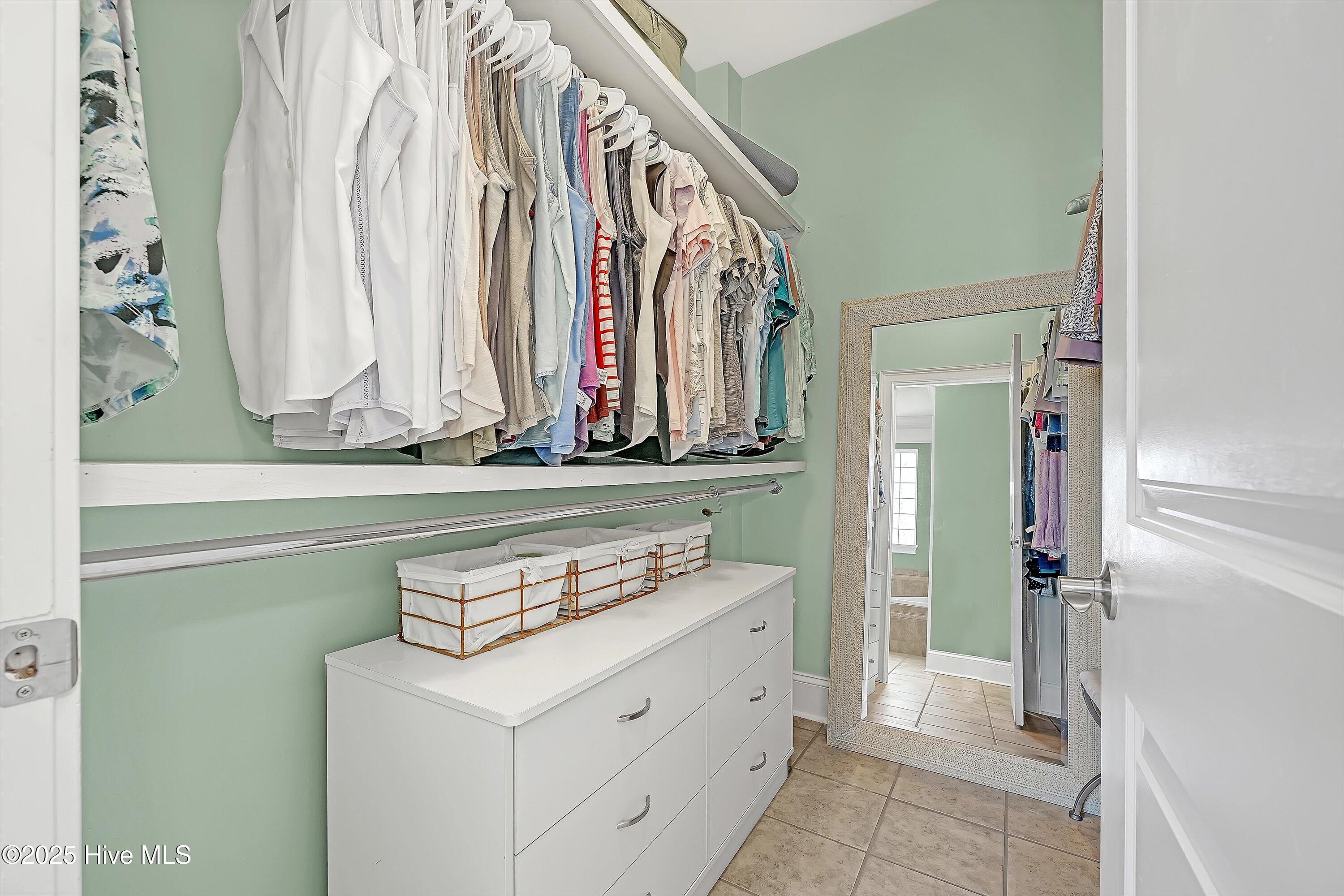 100526883 | Photo 25