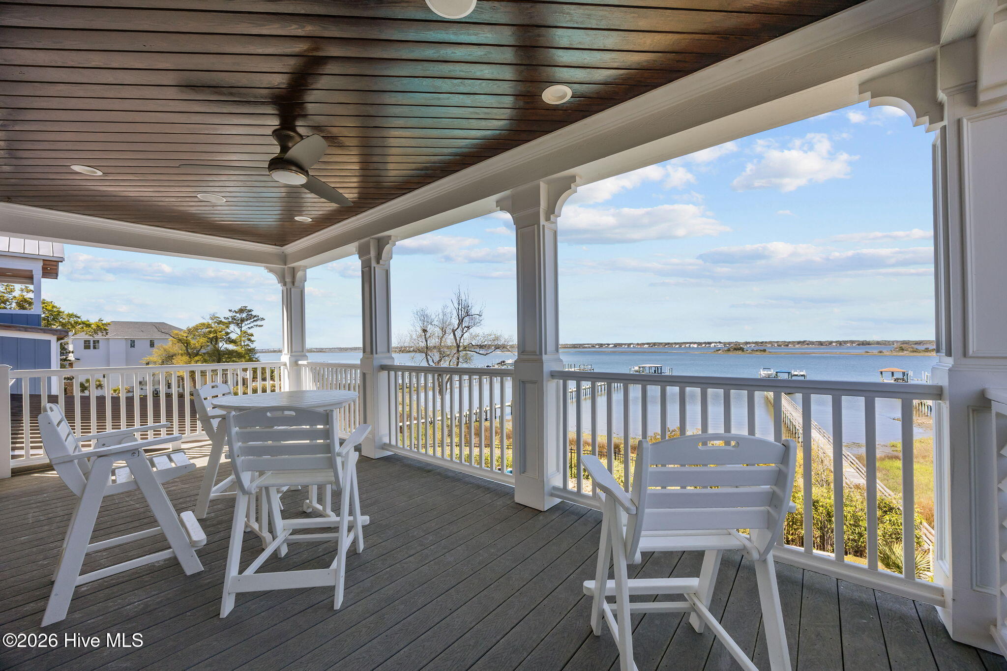 100564617 | Photo 47