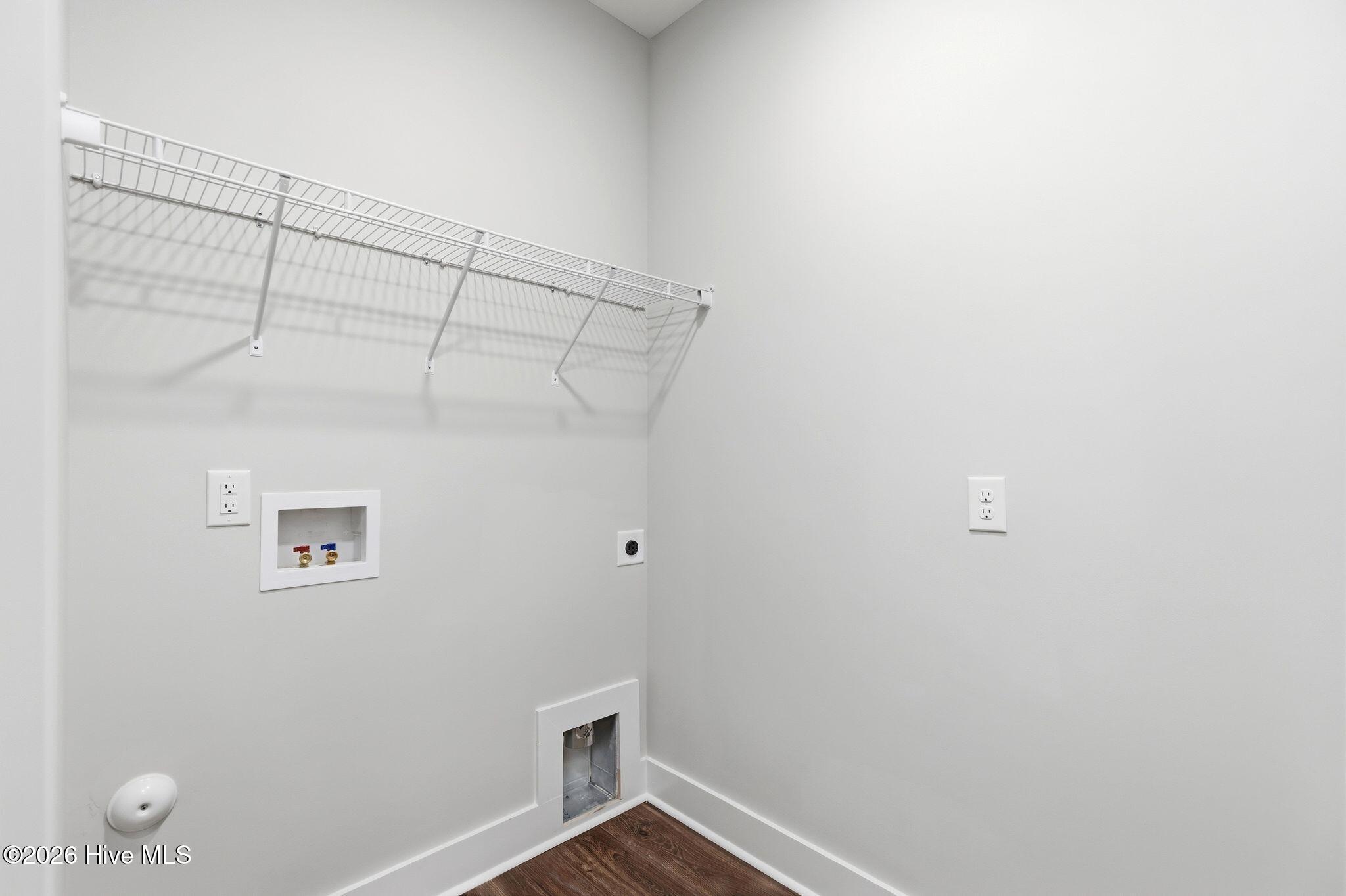 100559286 | Photo 28