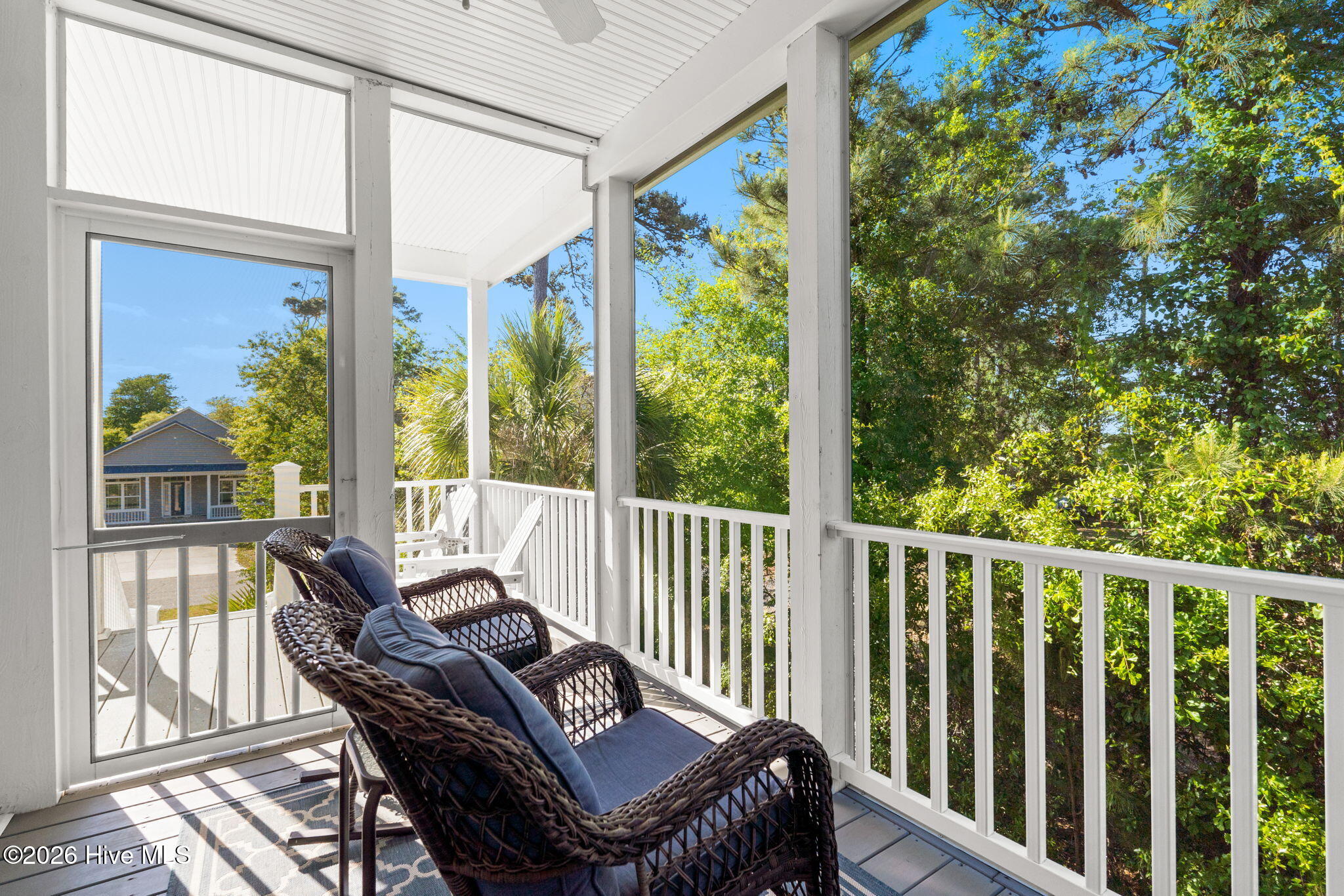 100568593 | Photo 27