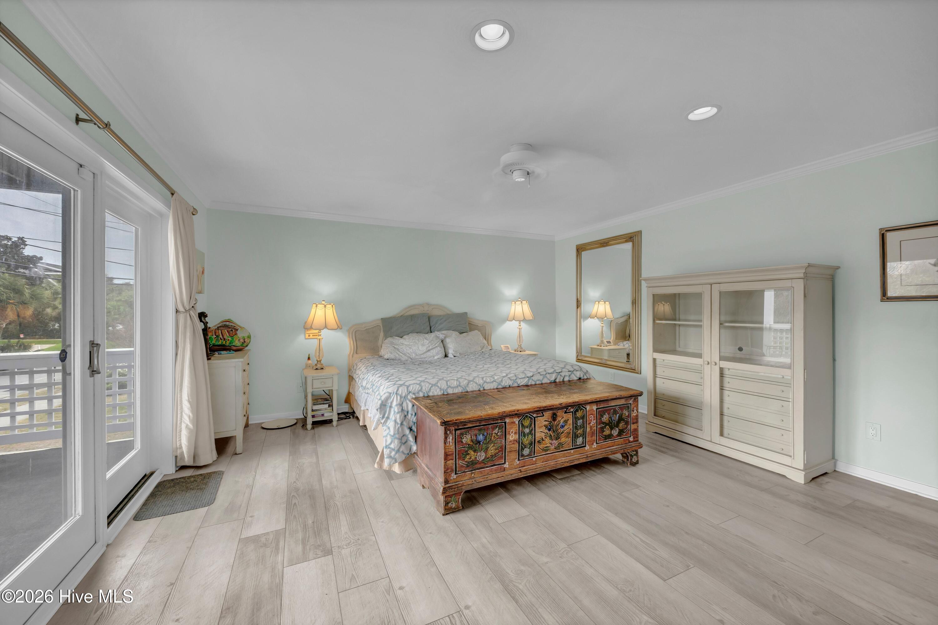 100560117 | Photo 13