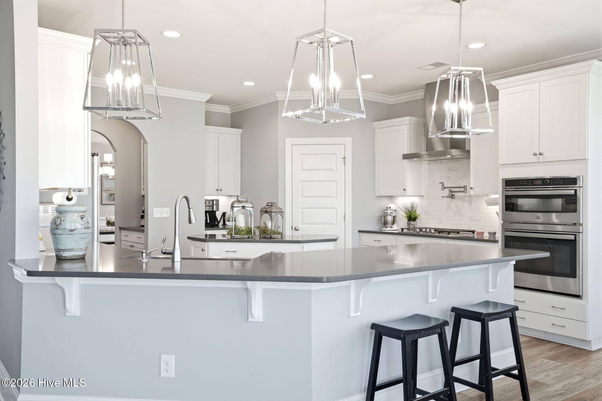 100563287 | Photo 23