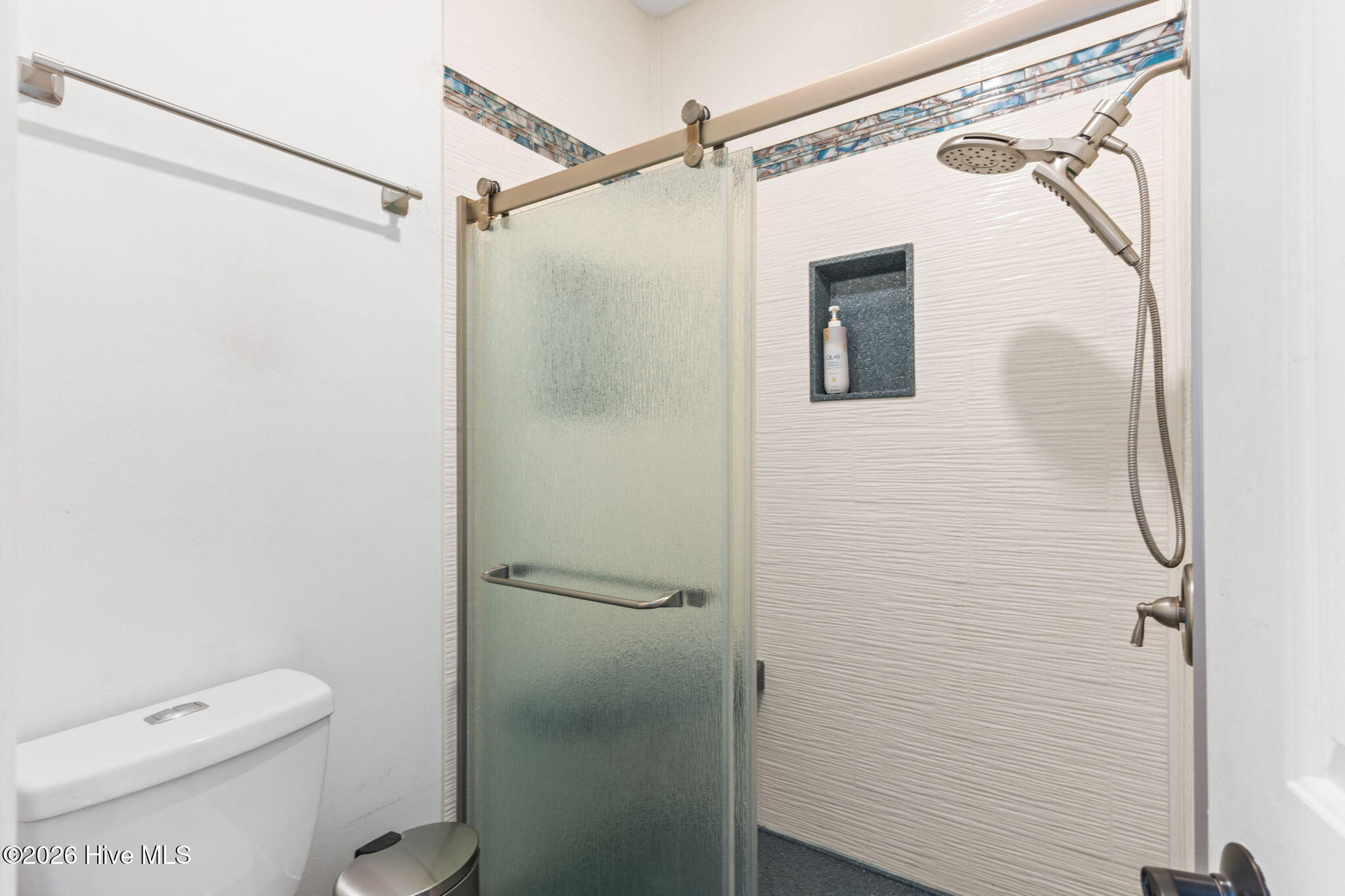 100548707 | Photo 29