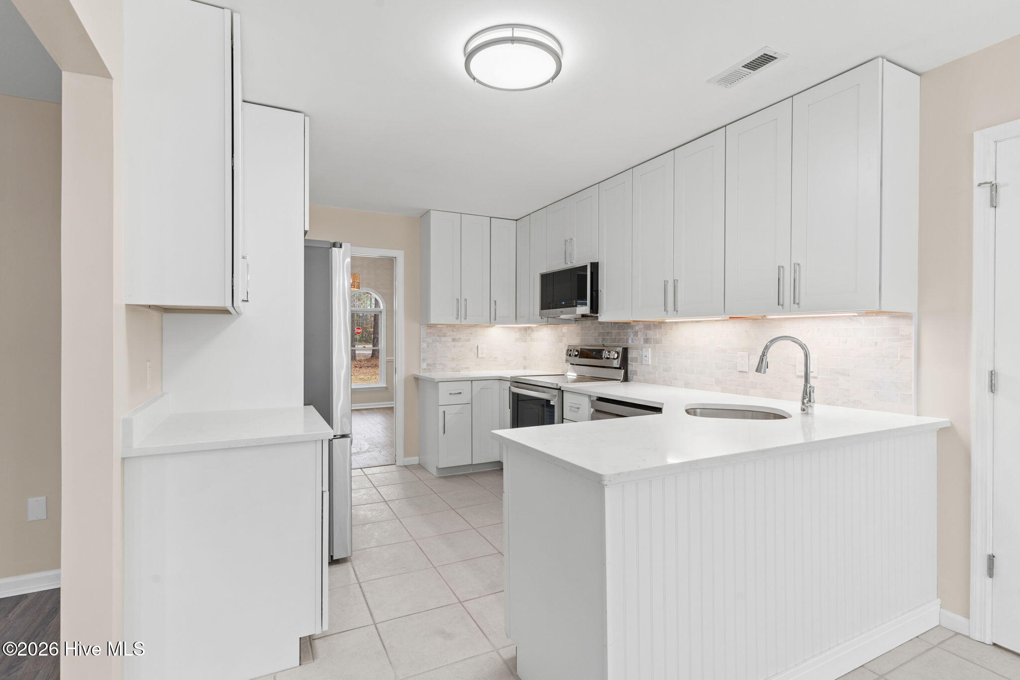 100547566 | Photo 16