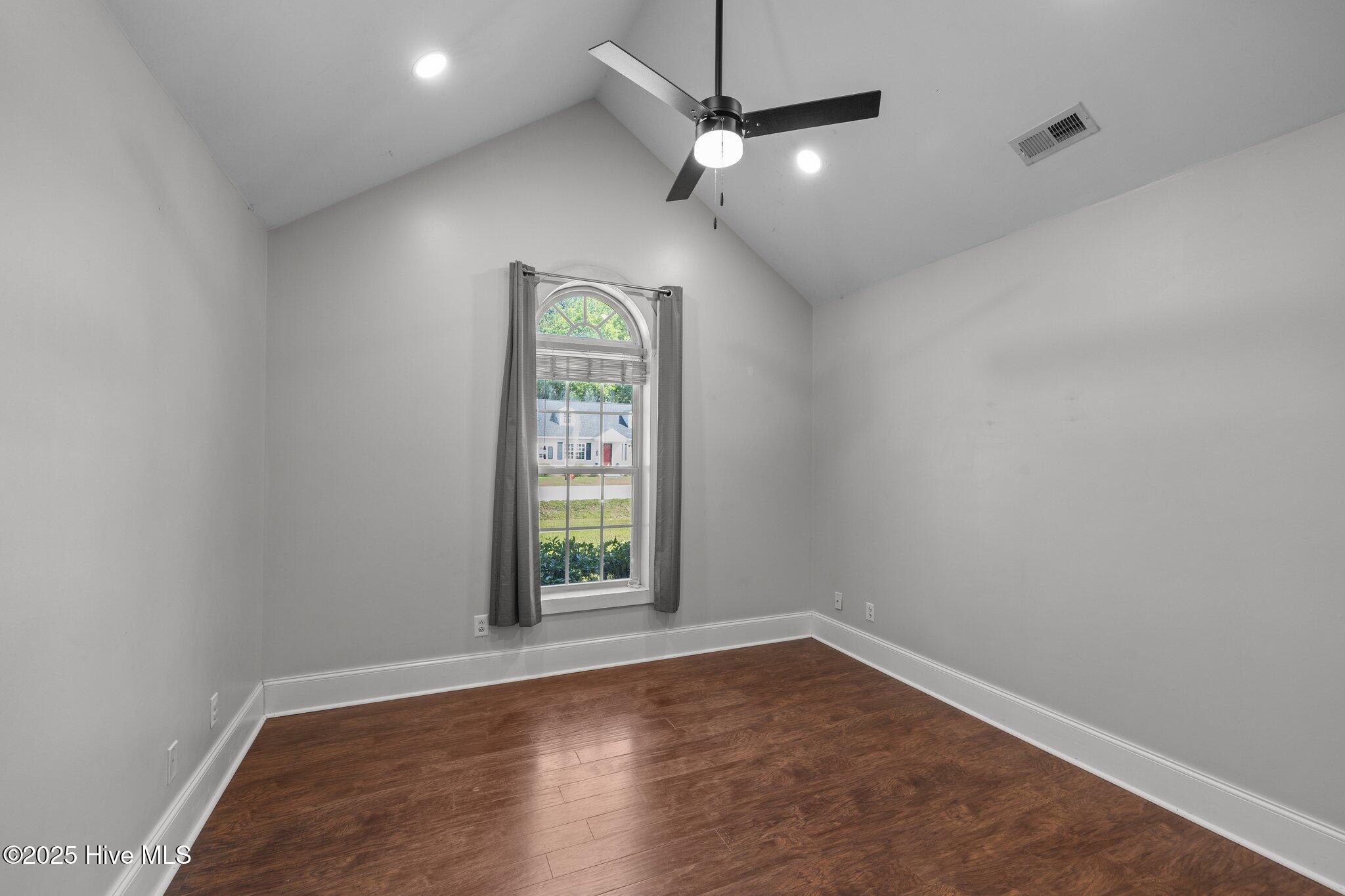 1199 Nine Foot Road,Newport