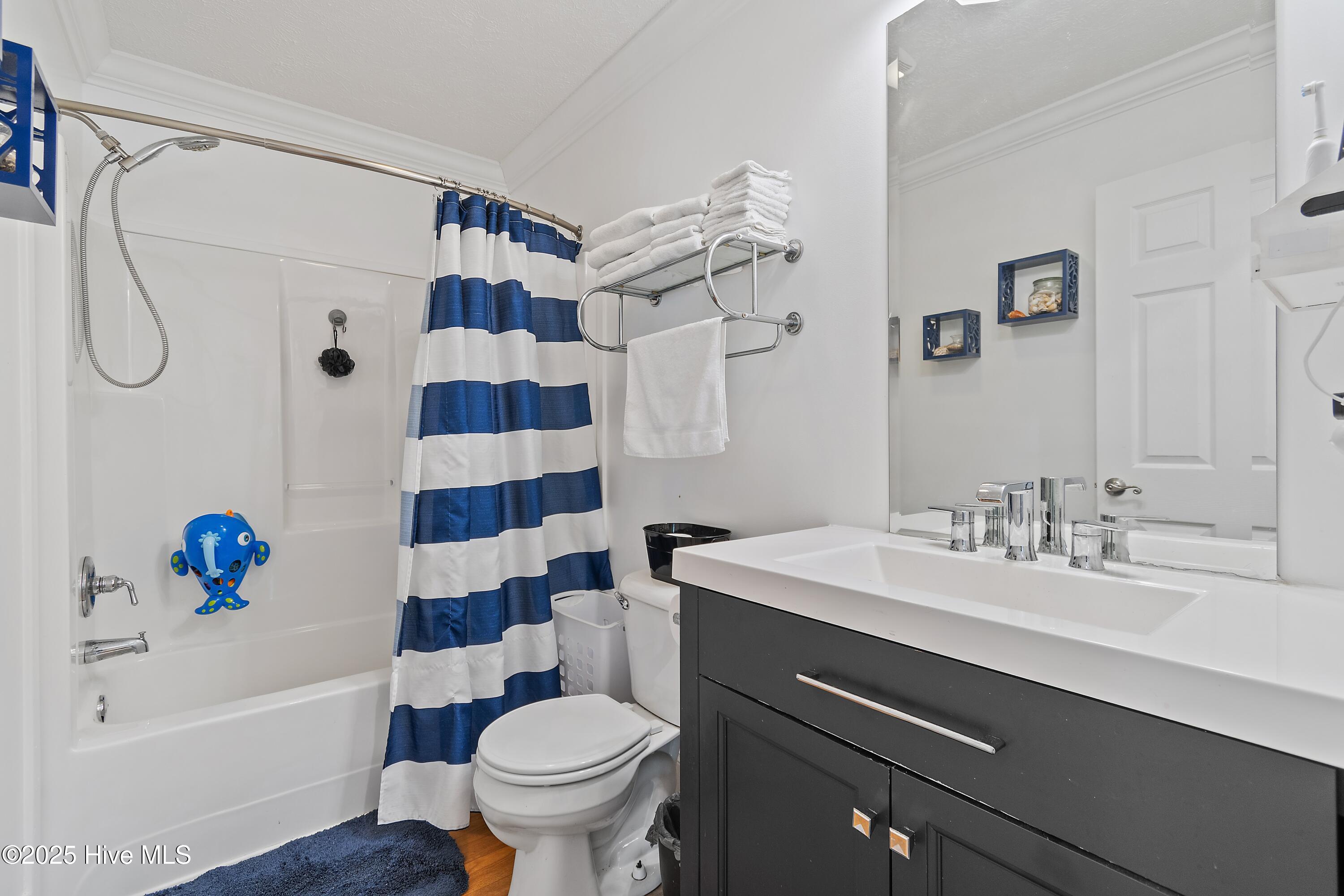 100504365 | Photo 16