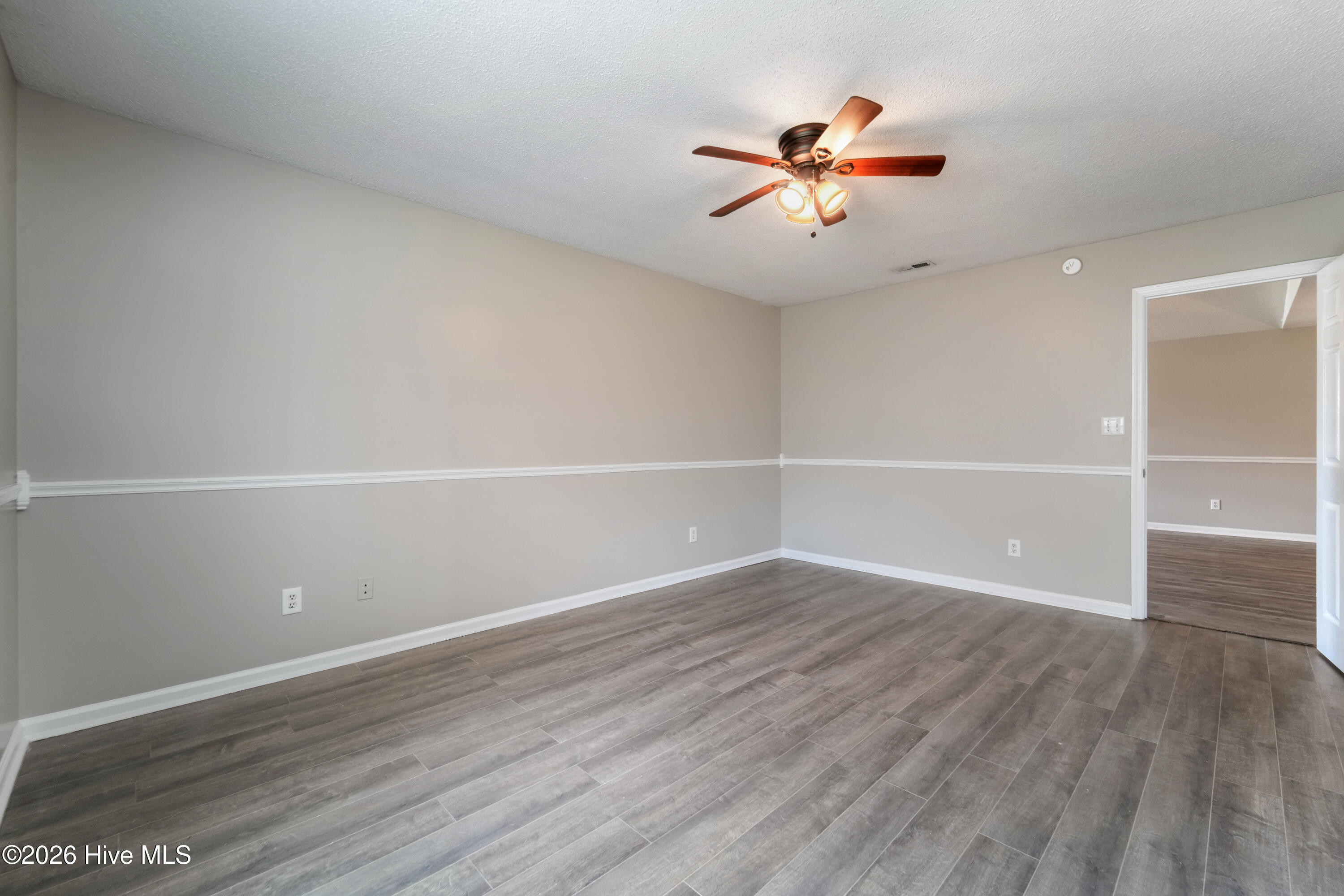 100561681 | Photo 20