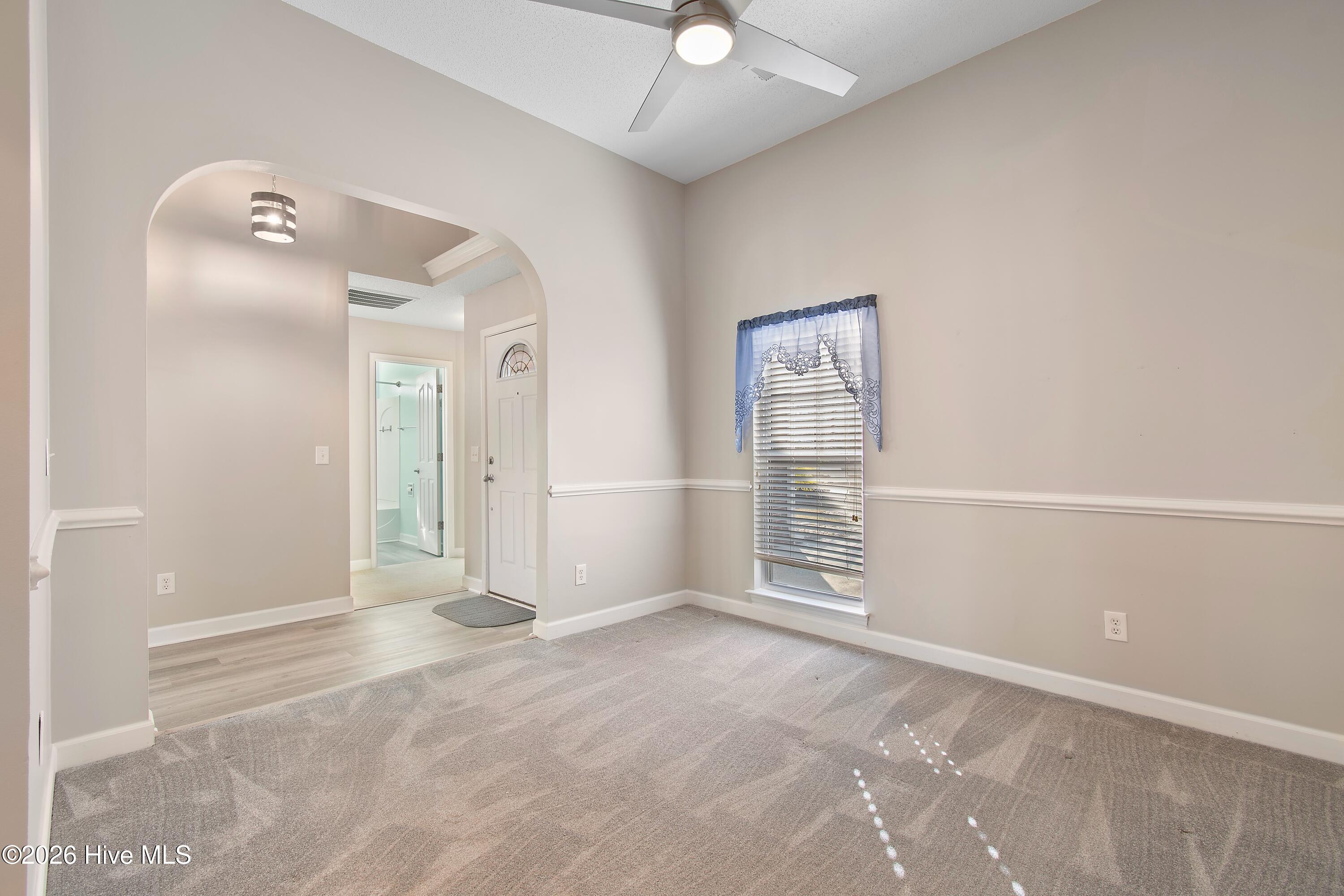 100560224 | Photo 12