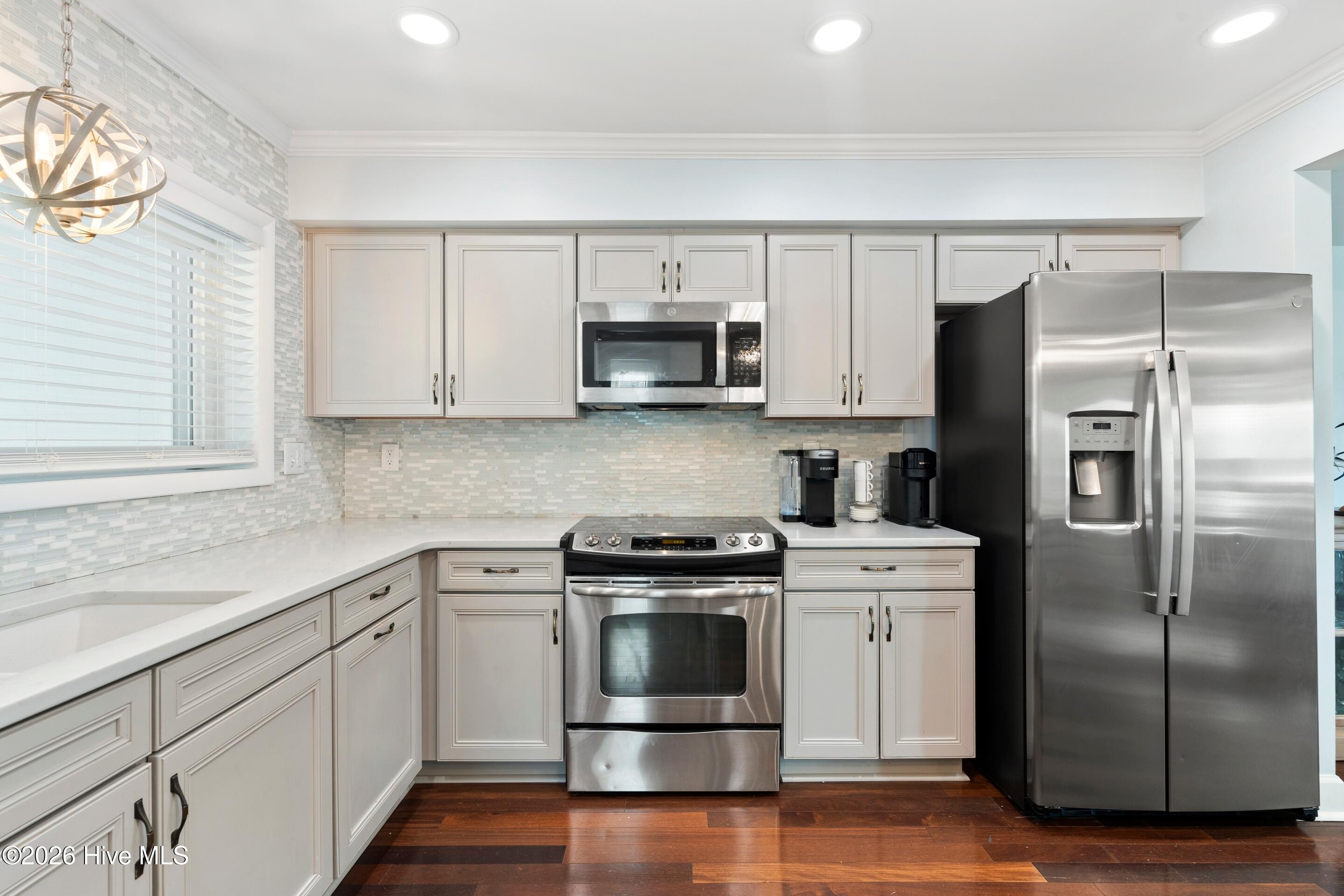 100548419 | Photo 10