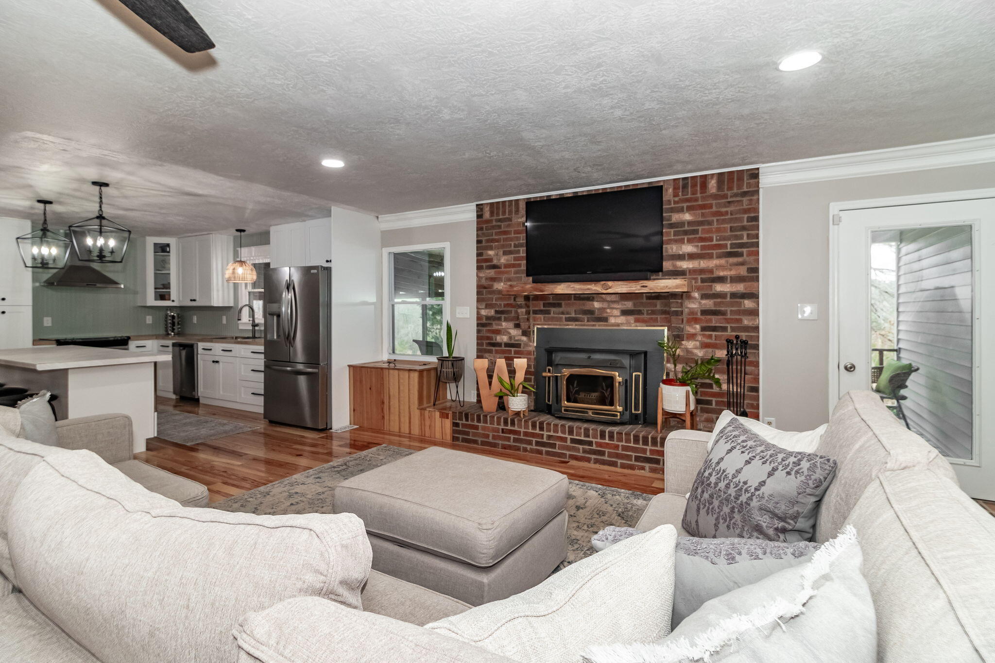 15-web-or-mls-1545 SWINT RD ©--5