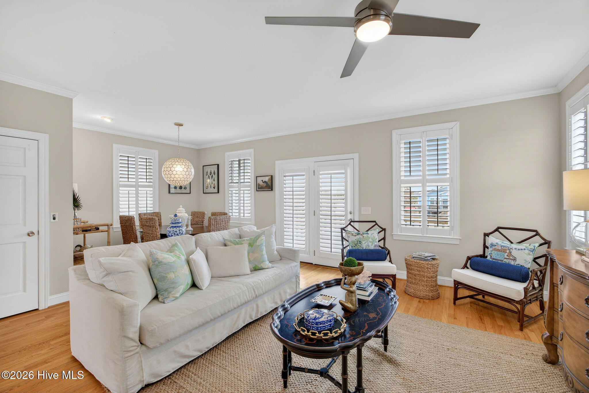 100558611 | Photo 23